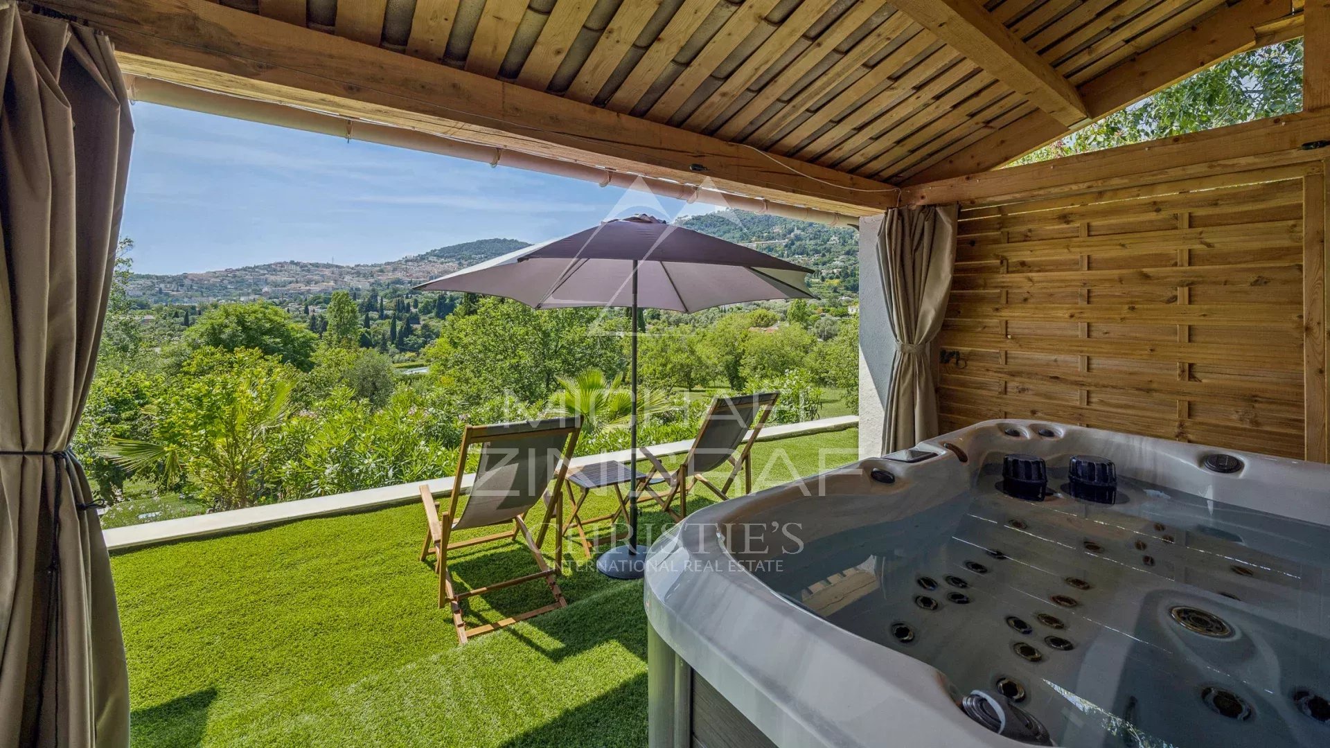 4 Bedroom Villa/Townhouse's Image 10