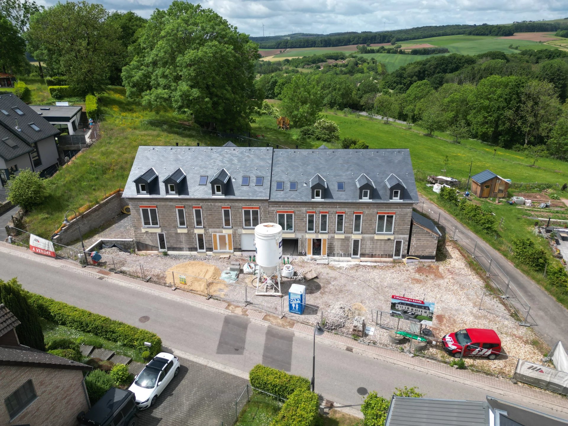 2 RESIDENCES (CHACUNE A 2 UNITES)