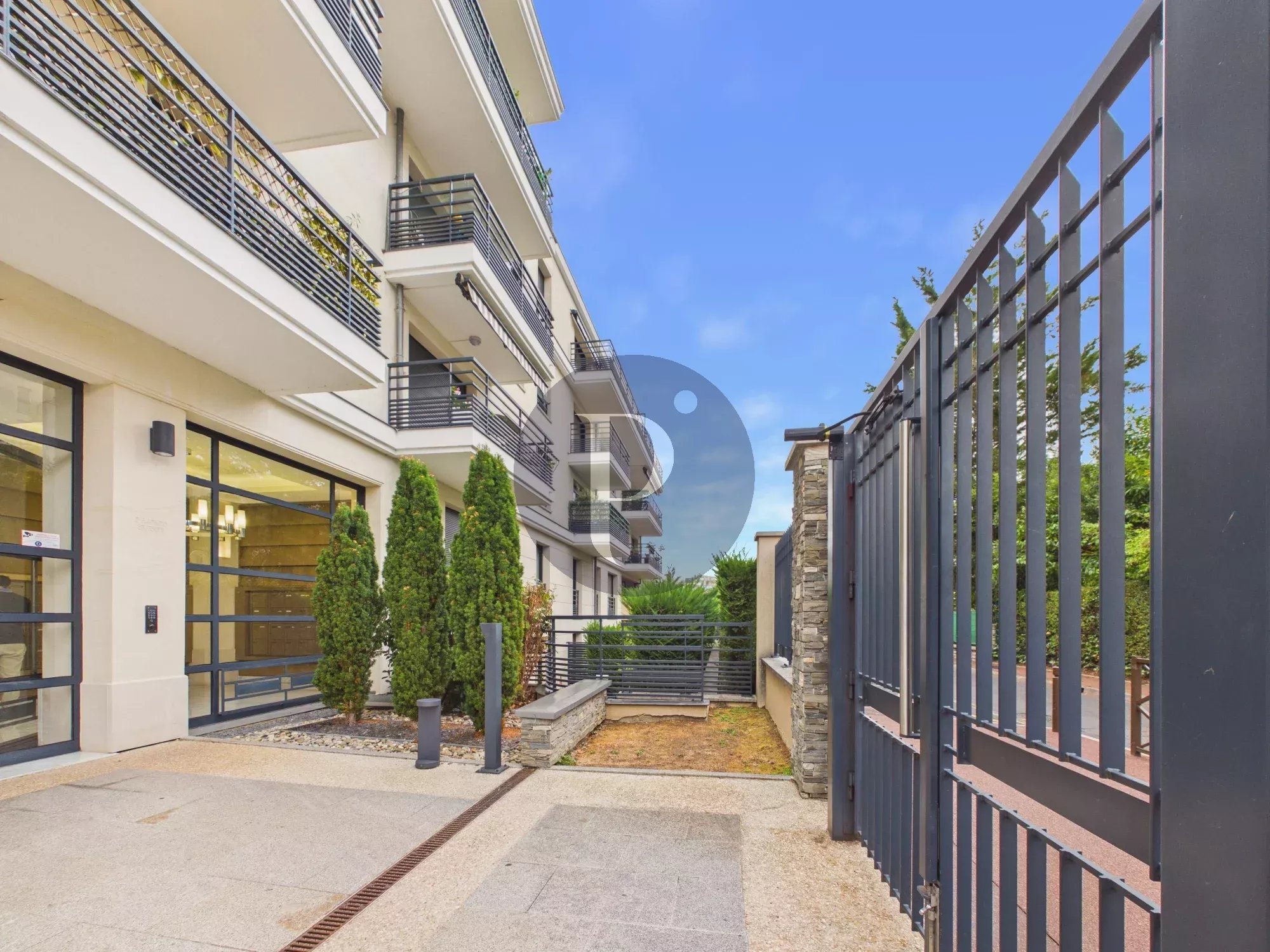T2 RER B 2018 avec Balcon et Parking