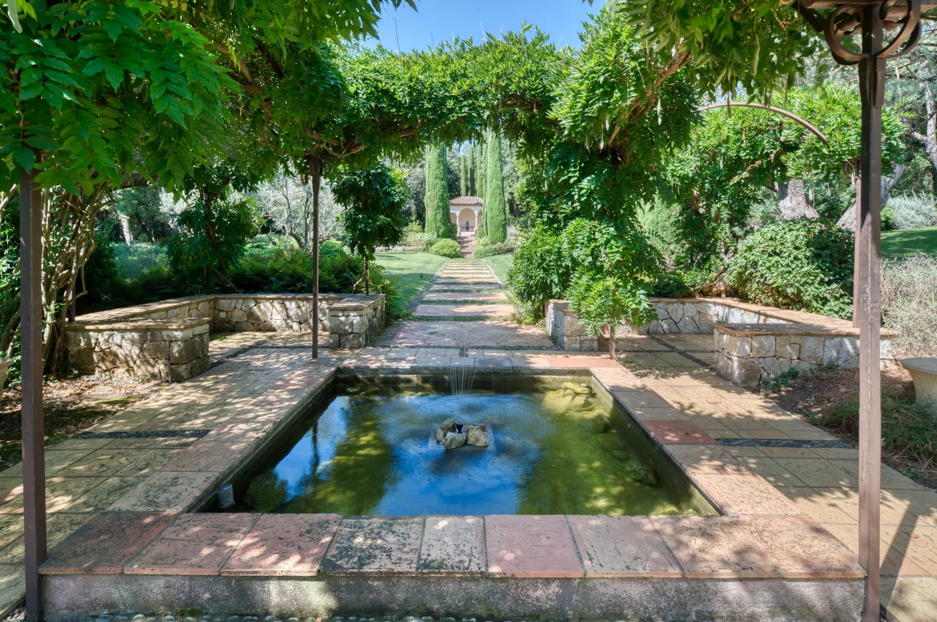Exclusivité - La Colle sur Loup - Domaine en pierre avec 4 maisons  - Piscine