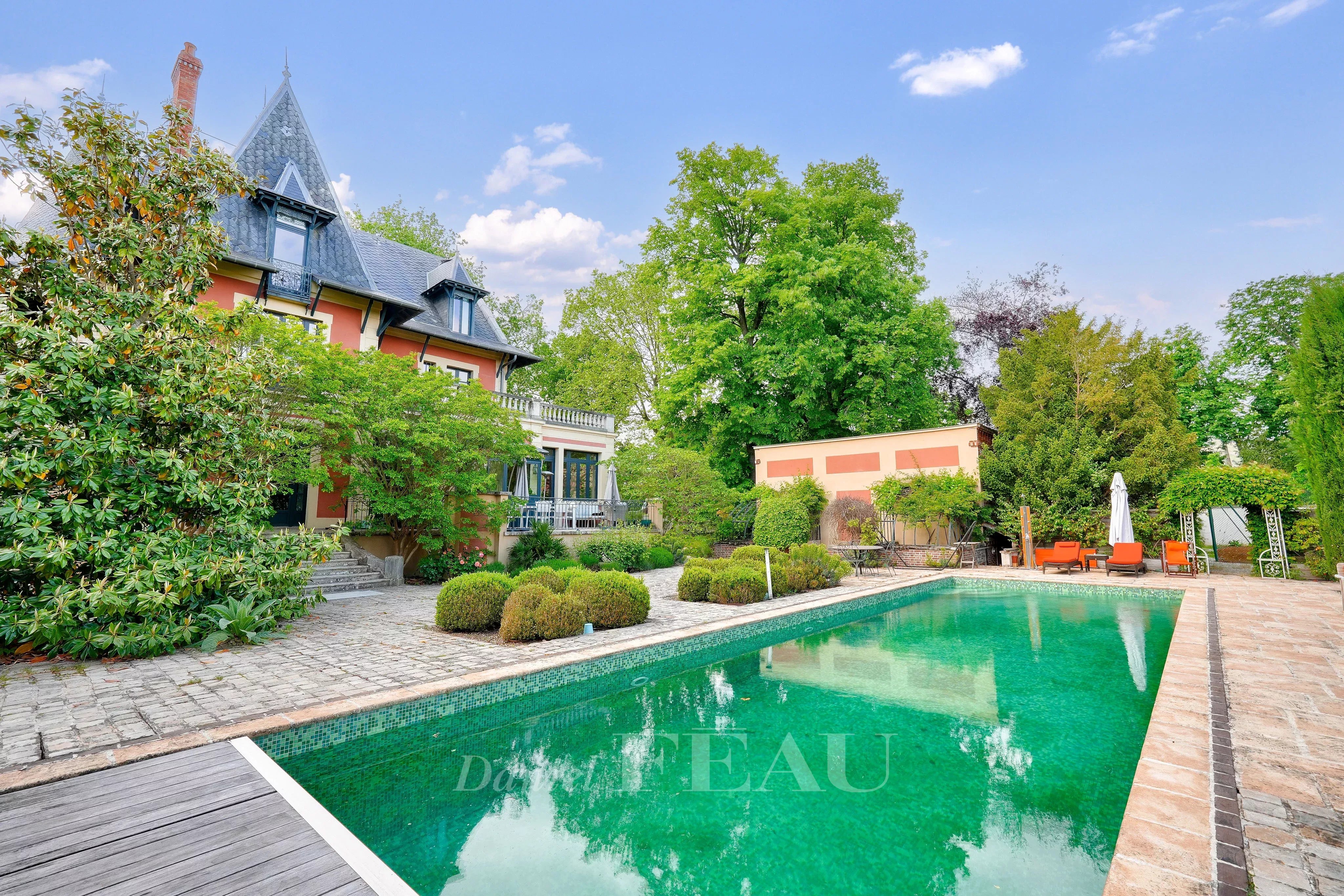 Maison principale avec piscine chauffée