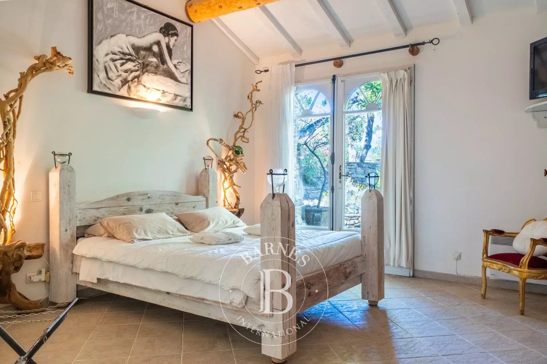 Saint-Florent, exceptional estate, 8 rooms, walking distance to beach, swimming pool, panoramic sea view - picture 14 title=