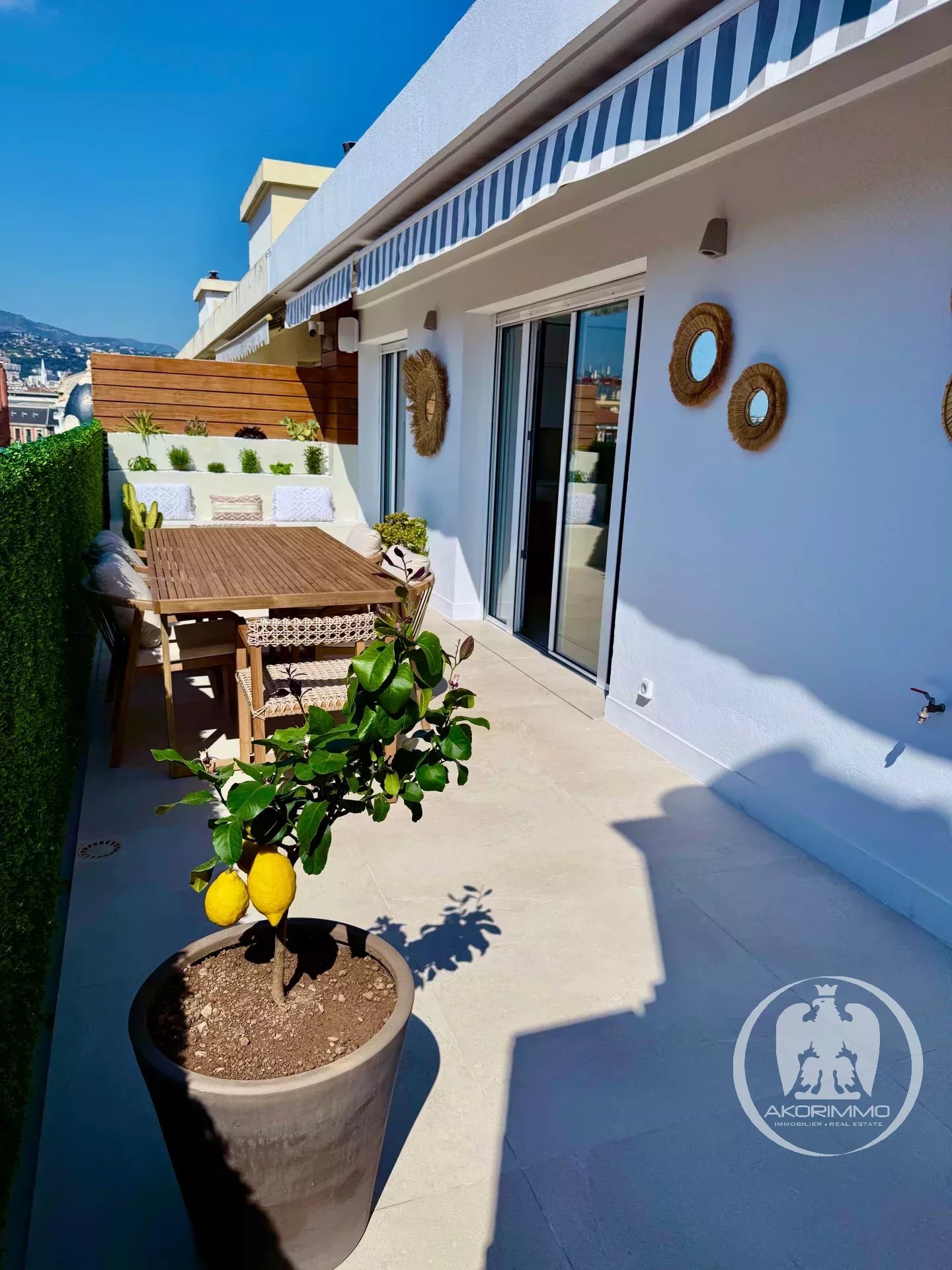 PENTHOUSE / 2 PIECES 60m² / DERNIER ETAGE / TERRASSE 63m² / MUSICIENS / NICE