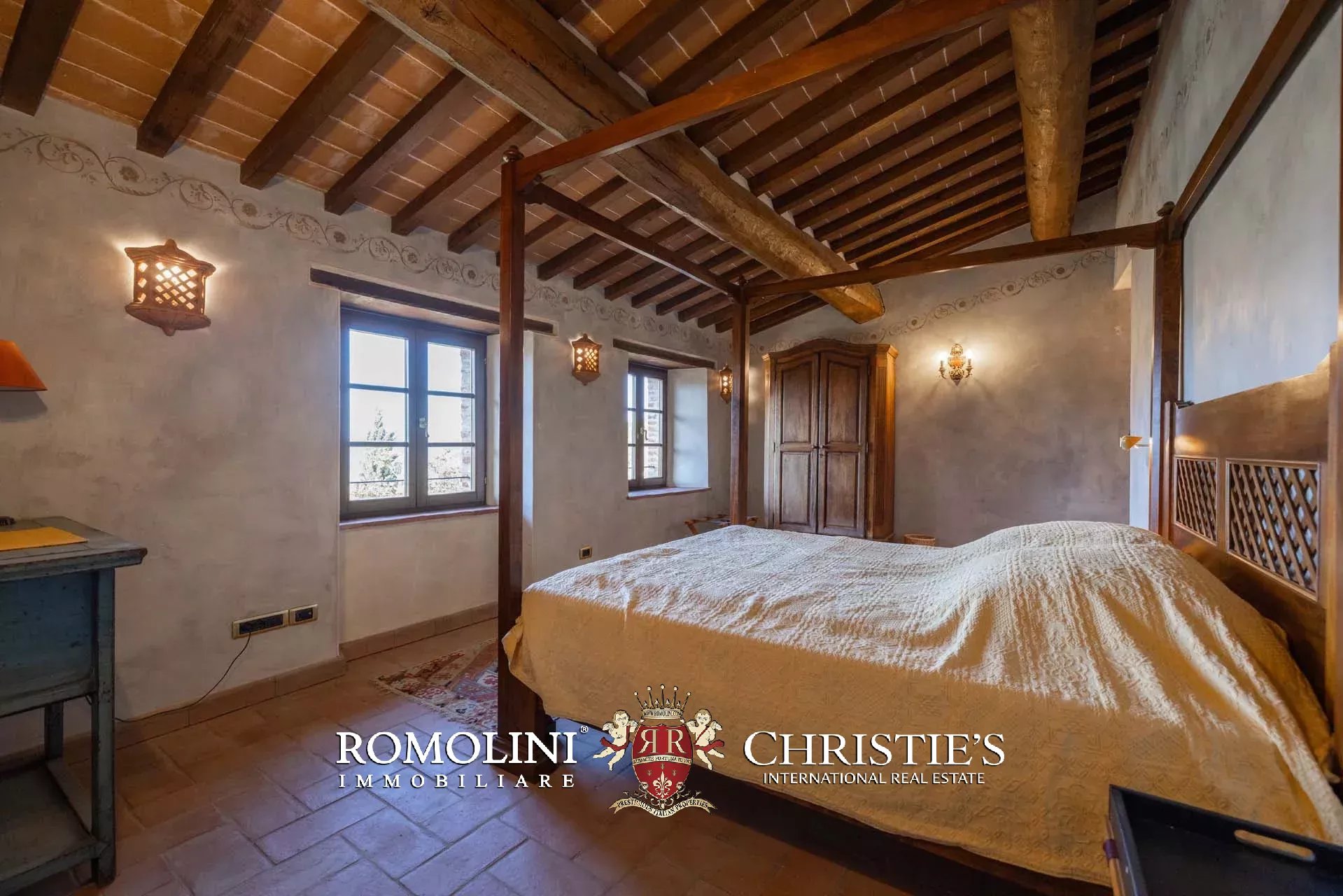 10 Bedroom Villa/Townhouse's Image 142