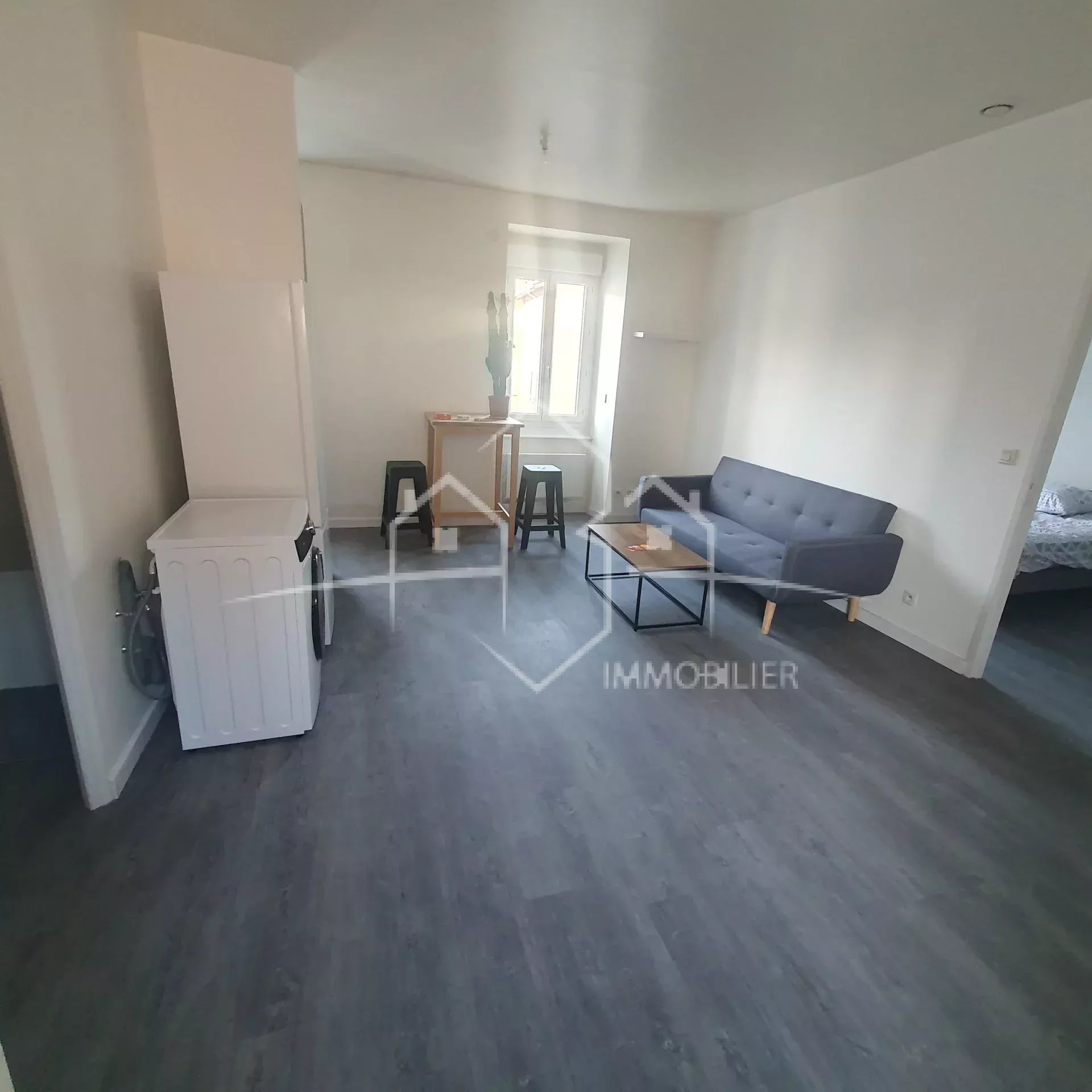 BEAUREPAIRE T2 meublé 2ème étage