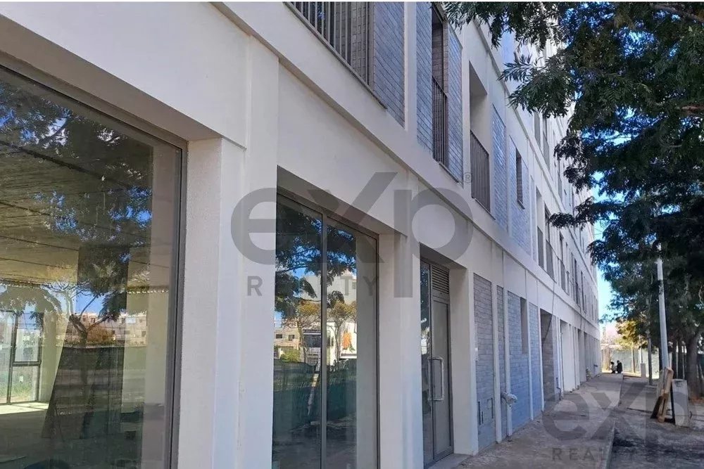 Excelente Oportunidade Comercial em Zona de Expansão - Loja para Venda em Olhão