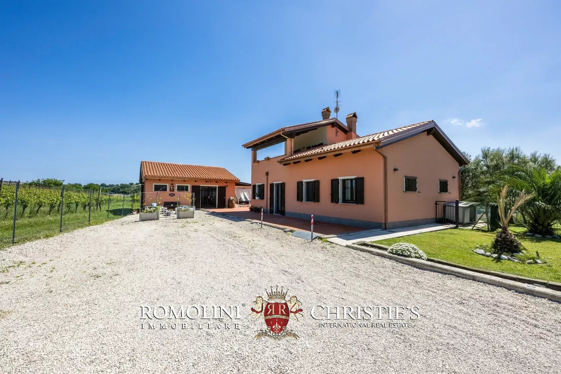 5 Bedroom Vineyard's Image 19