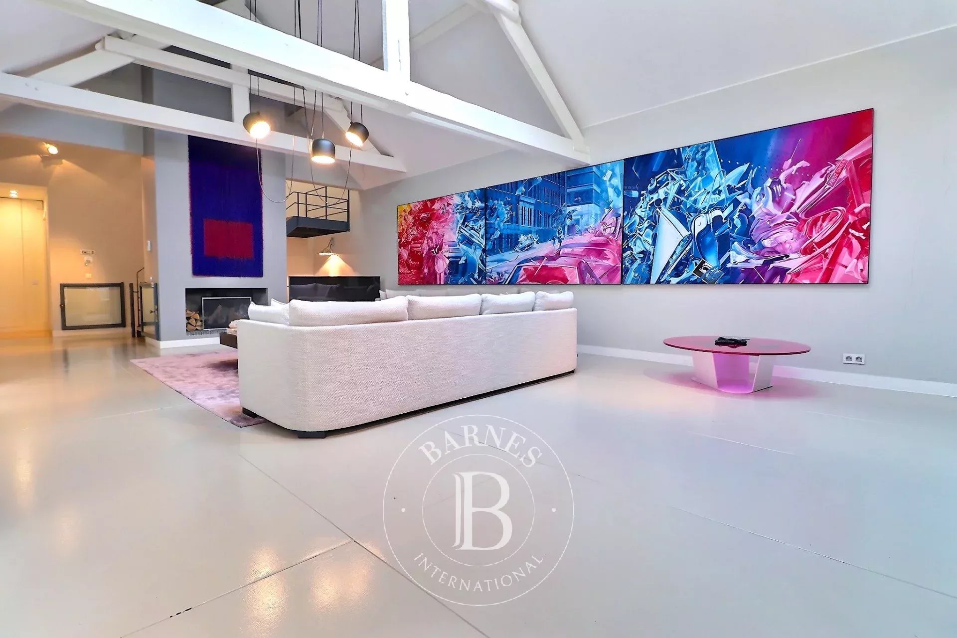 Châtelain - Town house of +/- 450m2 with 6bed + swimming pool