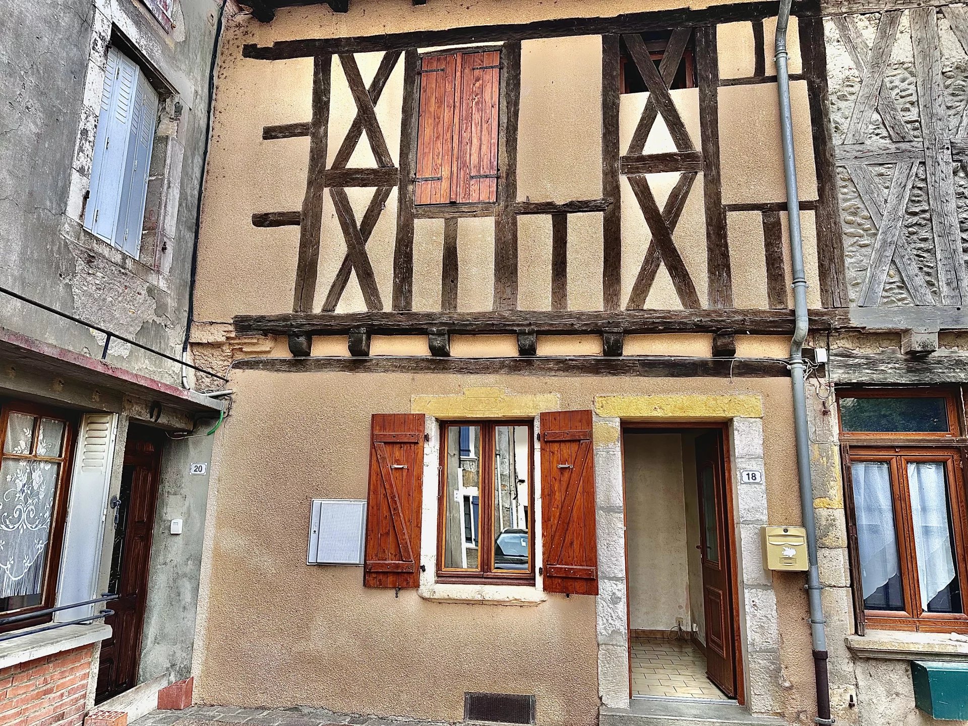 Maison de village mitoyenne de 38m² à Palaminy