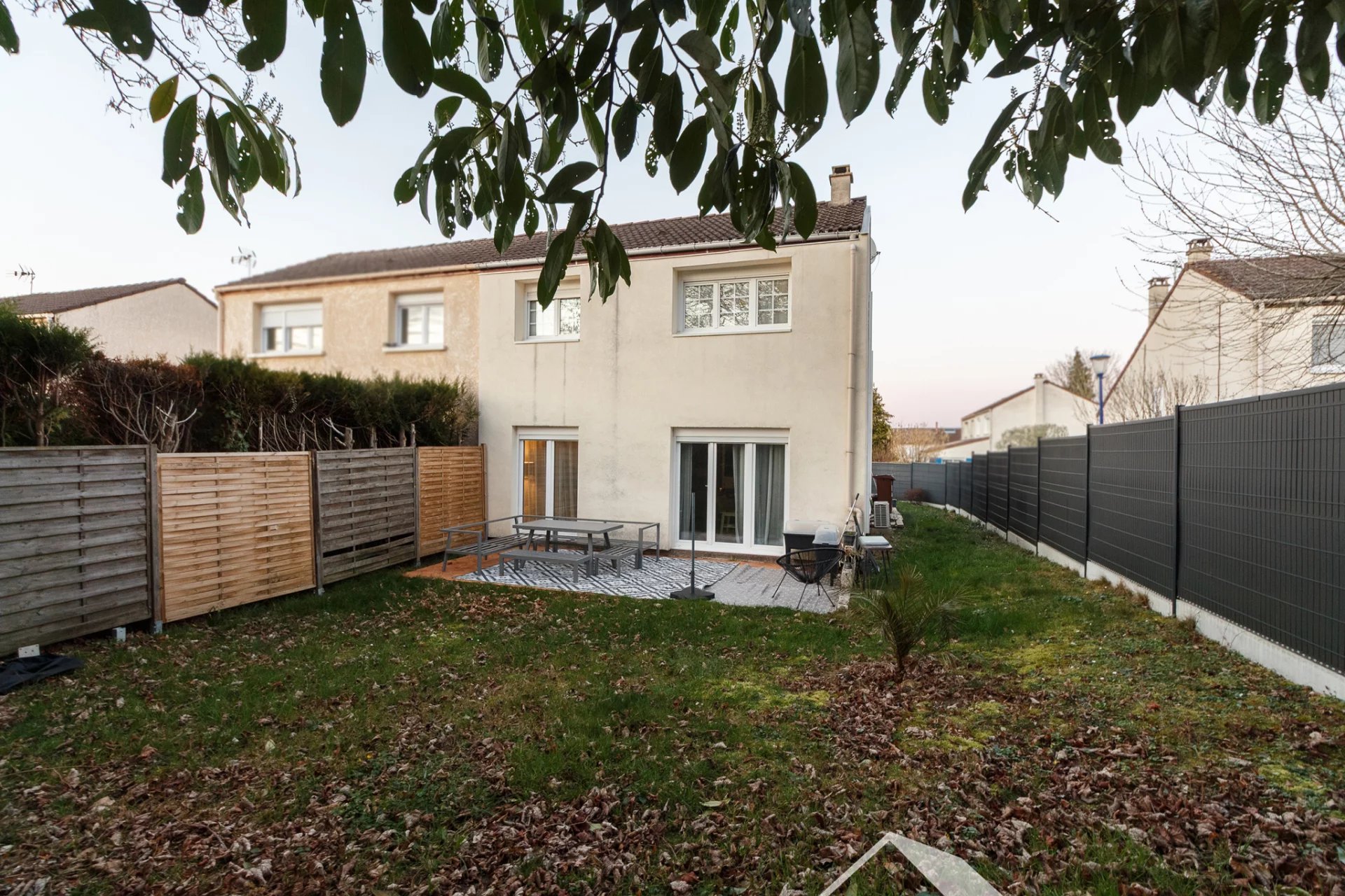 Chaleureuse maison dans un quartier familial recherché !