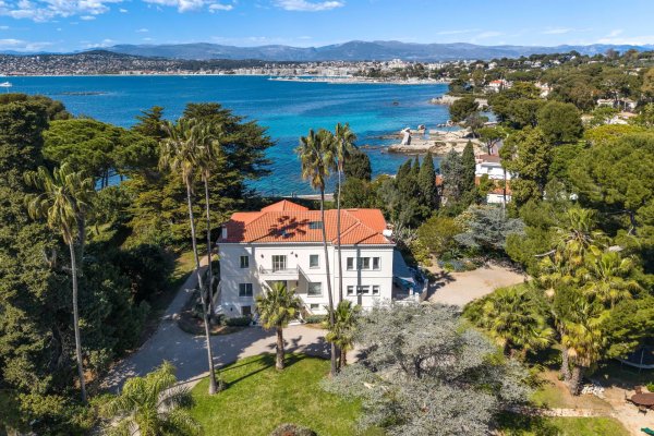 Luxury Villa Cap d'Antibes | Iconic Seafront Legacy Estate Antibes — photo 2