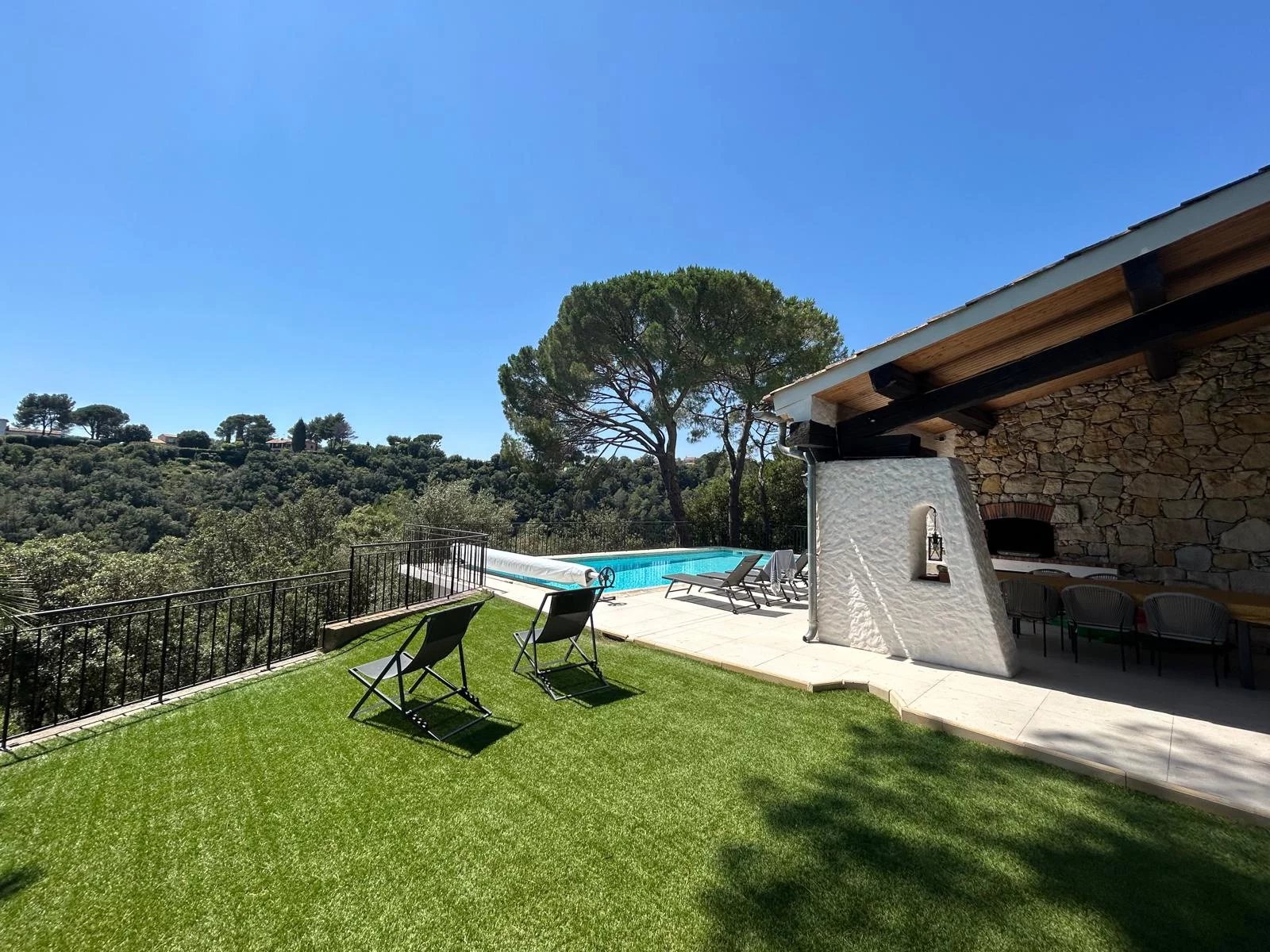 Villa de 6 chambres dans un domaine renomé et sécurisé 2