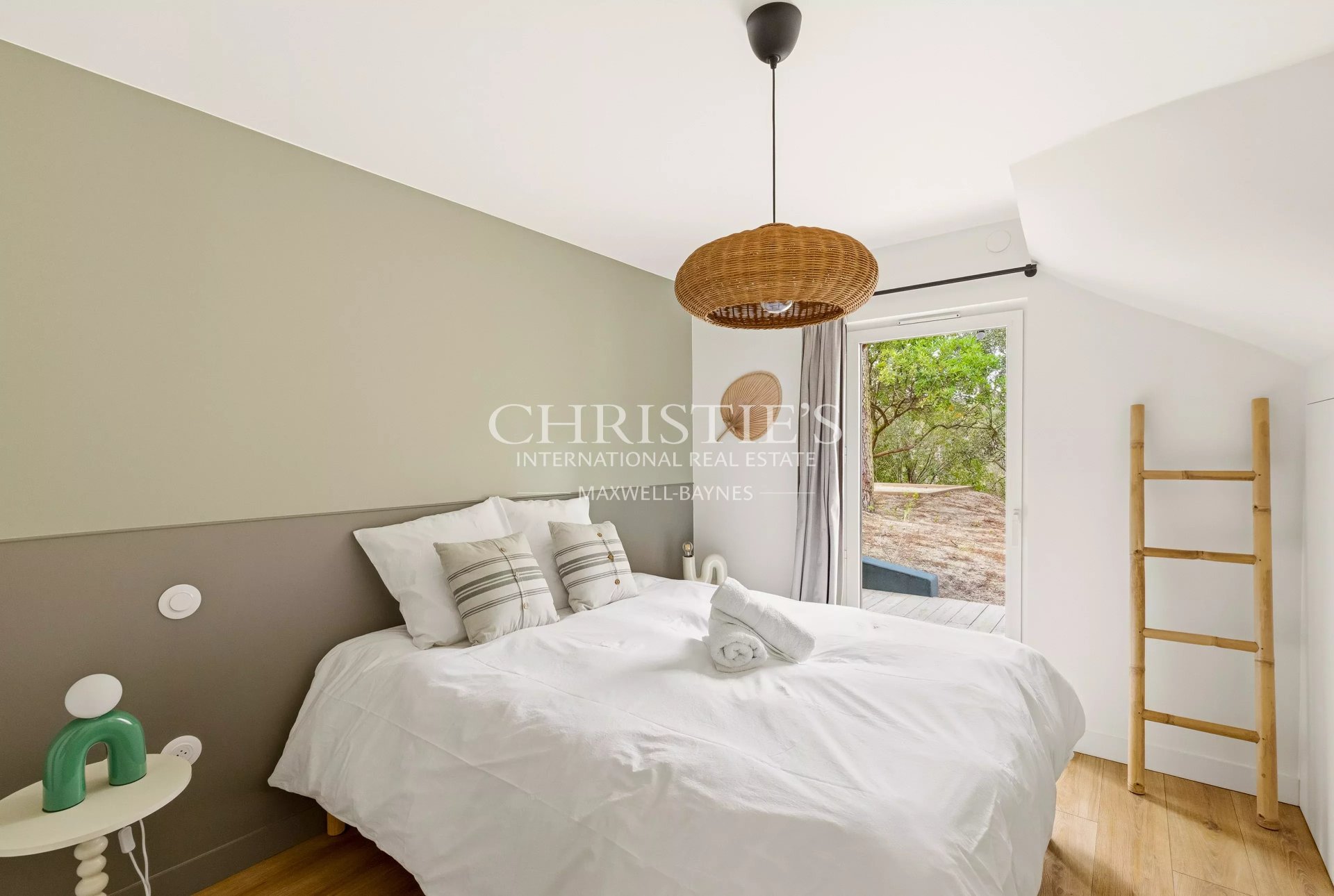 6 Bedroom Villa/Townhouse's Image 10