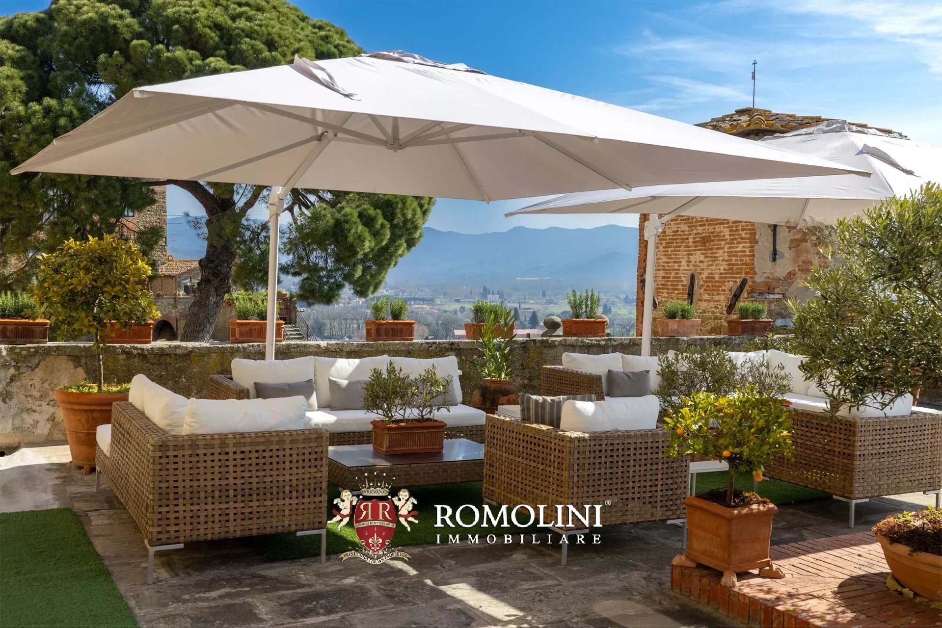 4 Bedroom Villa/Townhouse's Image 9