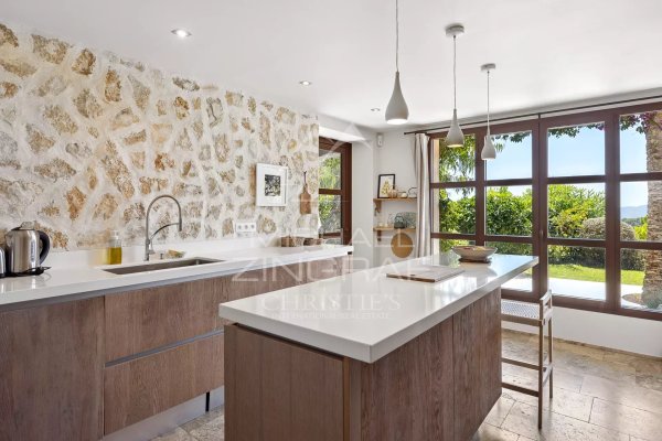 Mediterranean-style villa — photo 6