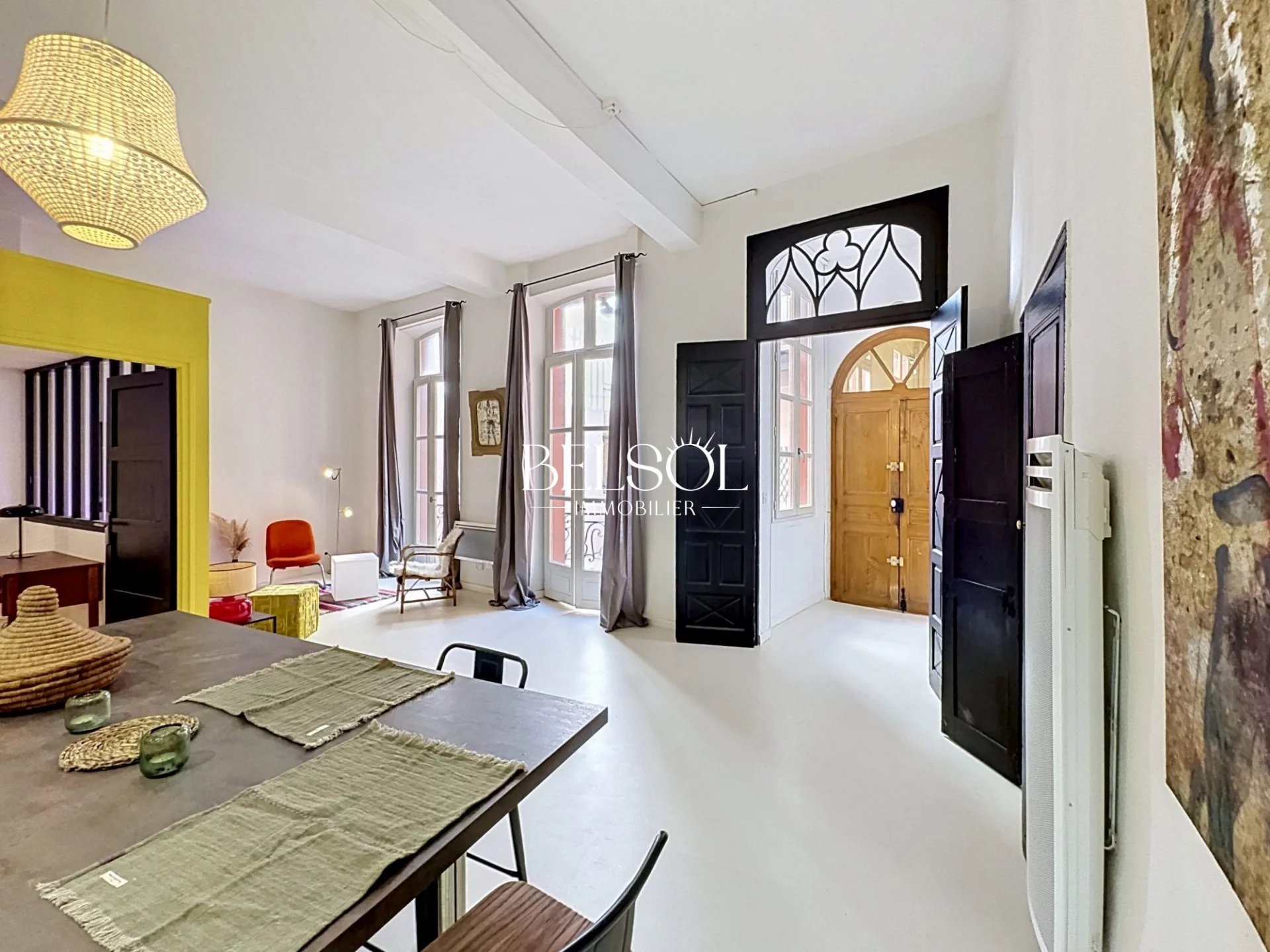 PERPIGNAN - T2/3 de caractère dans ancien Hôtel Particulier