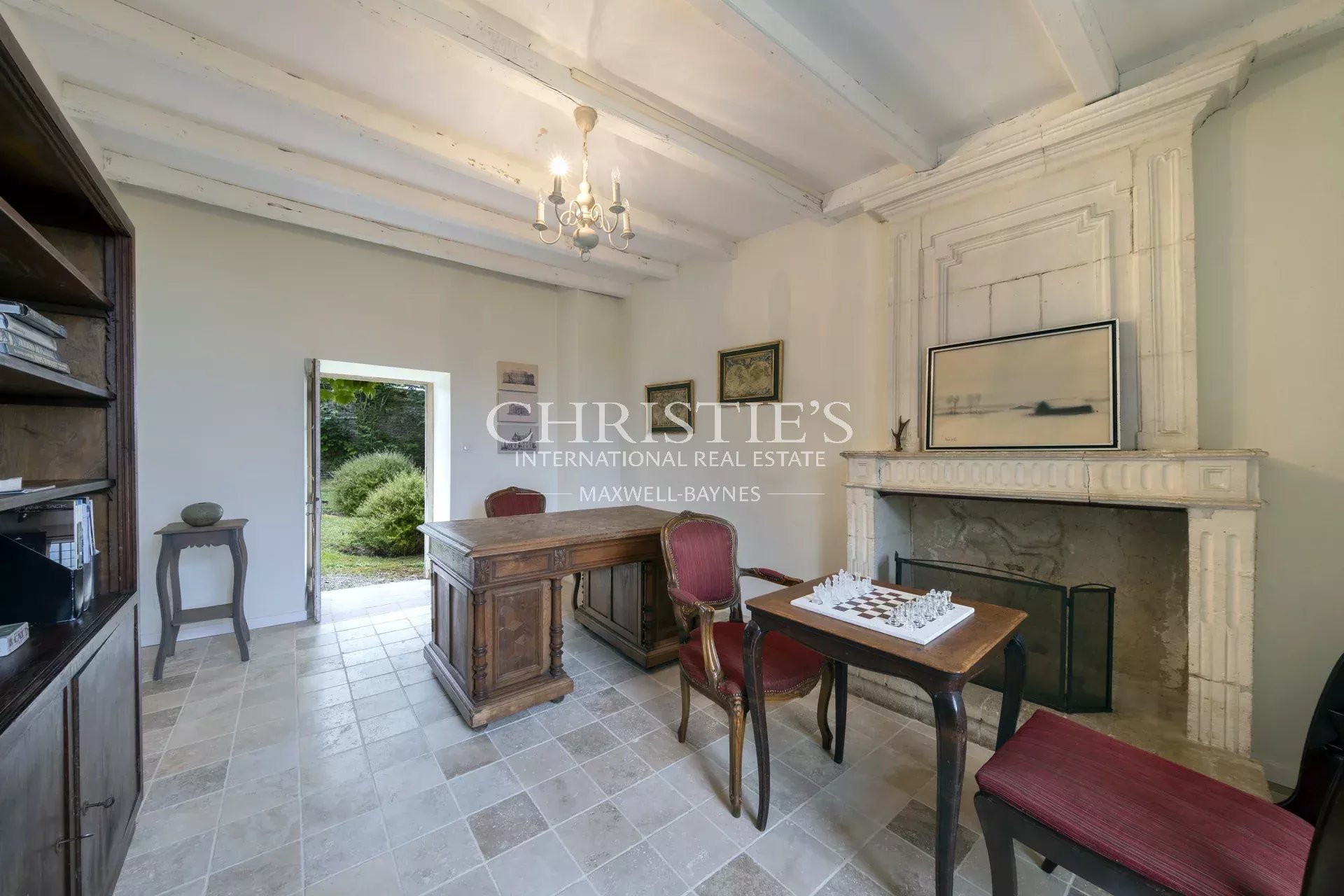 6 Bedroom Villa/Townhouse's Image 15