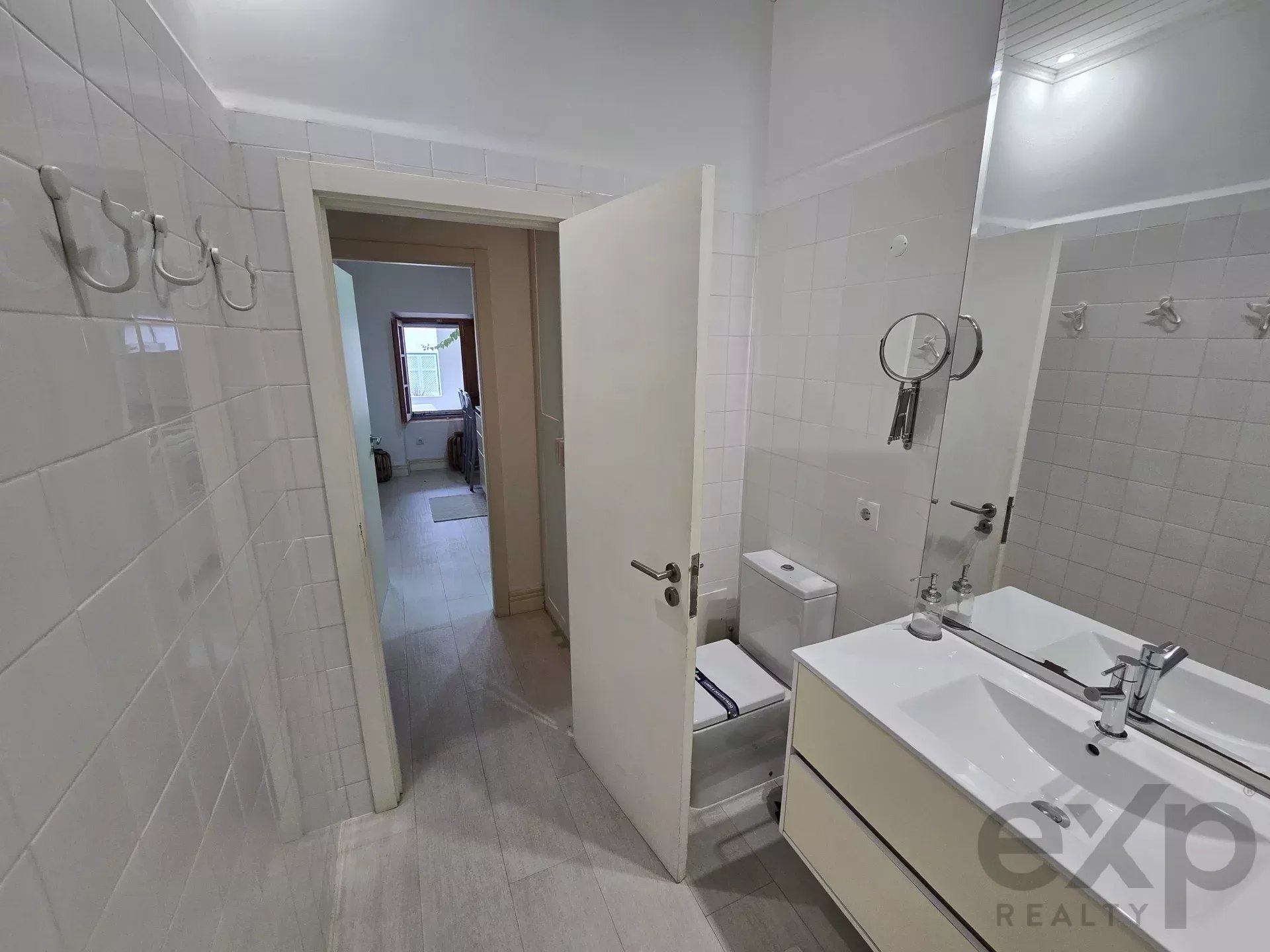 8-Bedroom House/Guesthouse in Praia da Fábrica 8900-057 image 39