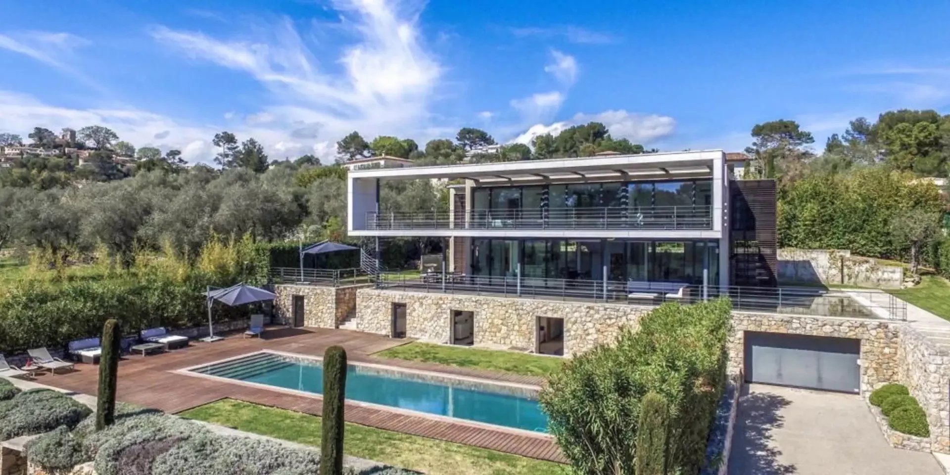 Mougins - Maison - Location saisonnière - 10 Personnes - 5 Chambres - Piscine.