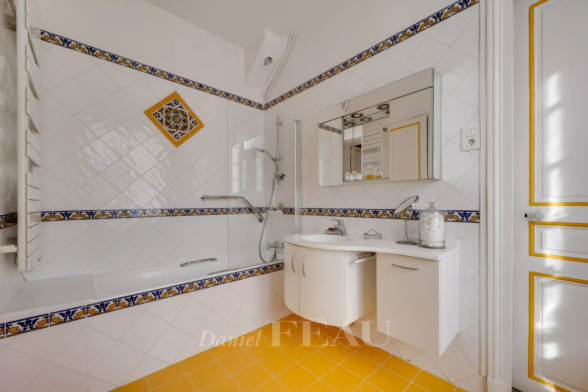 8 Bedroom Villa/Townhouse's Image 11