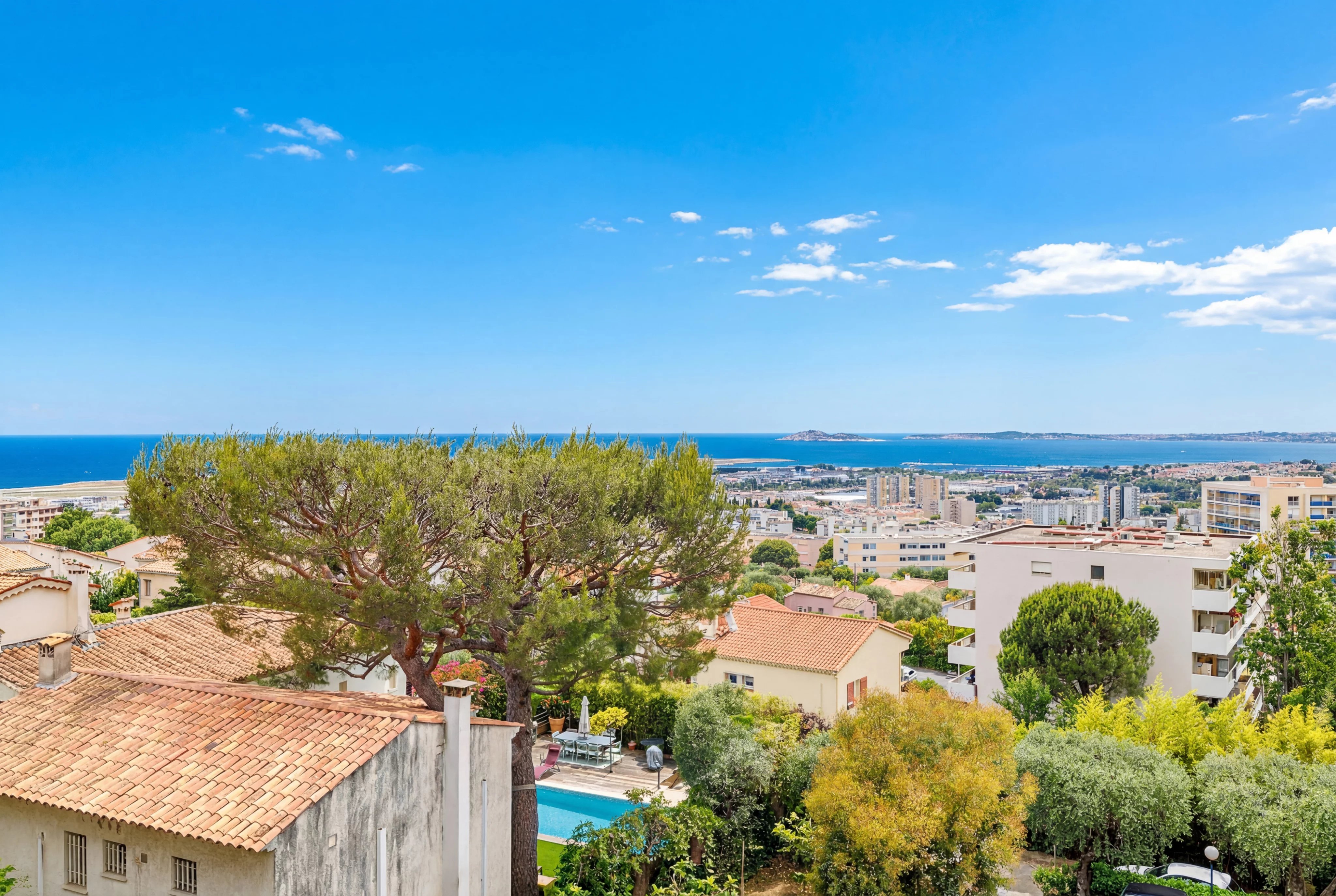 CORNICHE FLEURIE - STUDIO - BALCON