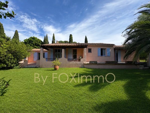 Single-story house in a quiet area – 6 rooms – Flat land of 1,500 m² — photo 1