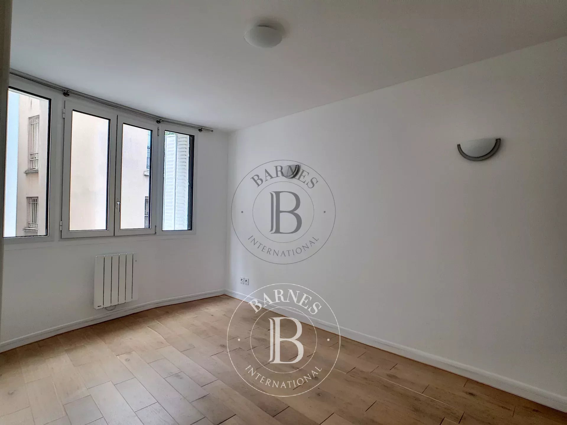 Daire Paris 8ème - picture 8