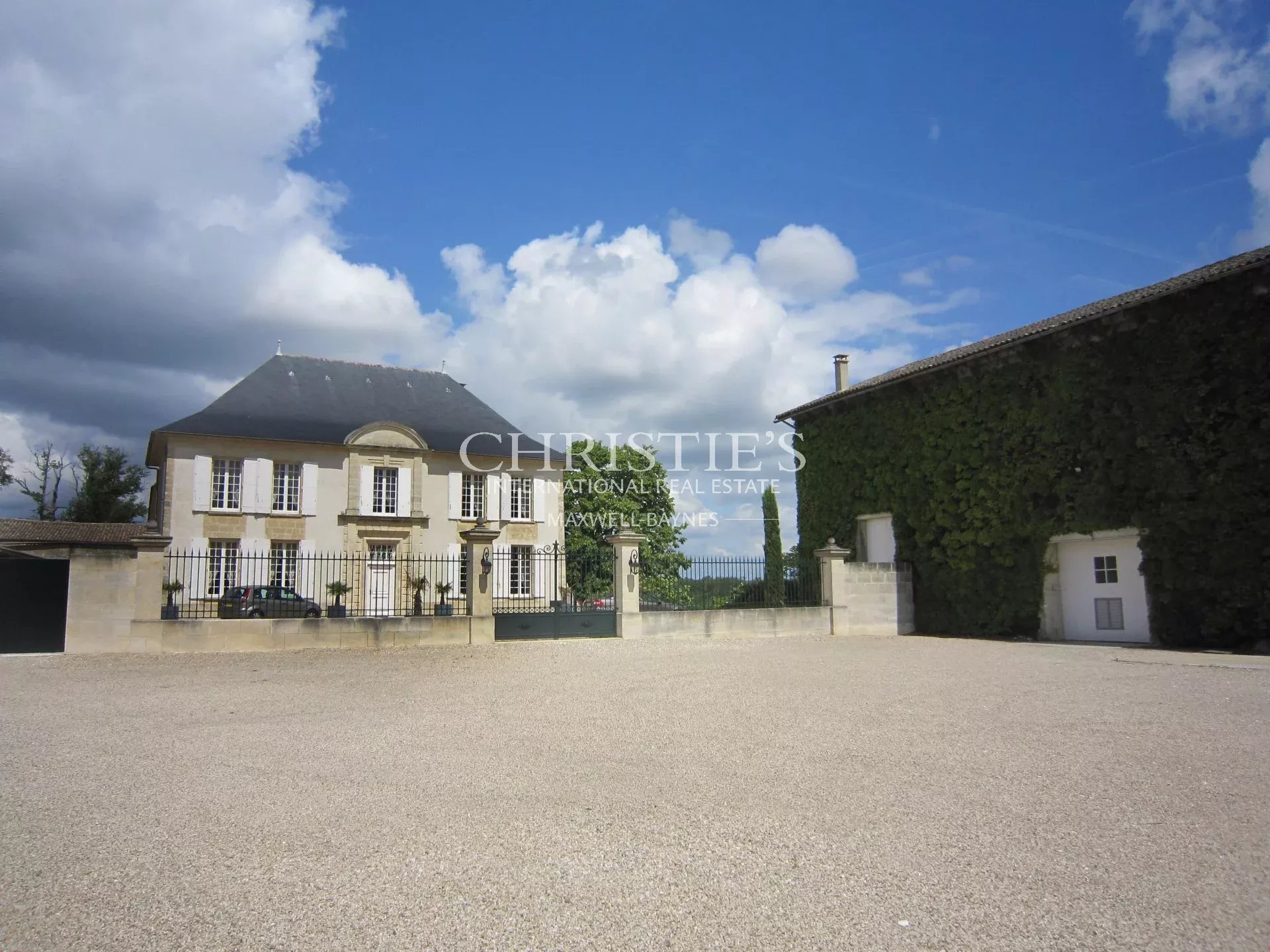 6 Bedroom Chateau's Image 10