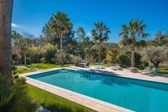 An Exceptional Provençal Estate — photo 2 of 7