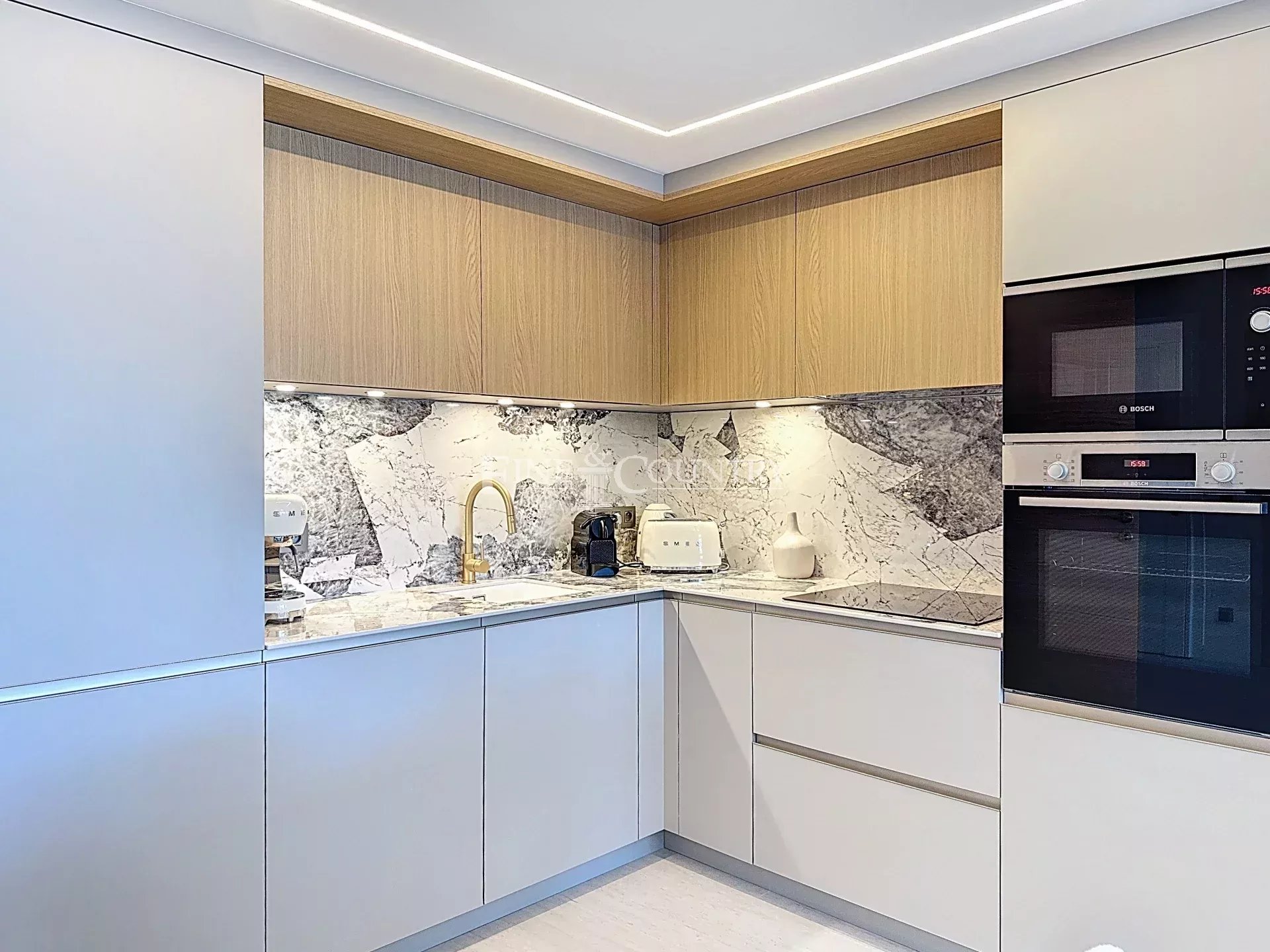 Photo of 3 BEDROOM APPARTEMENT  CANNES PALM BEACH