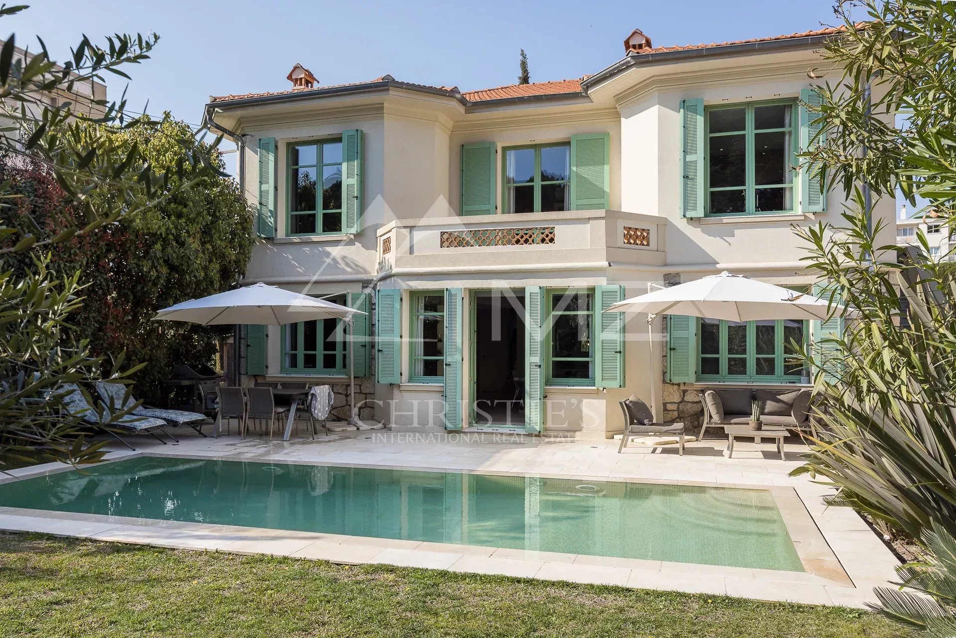 Juan-les-Pins - Villa entièrement rénovée, emplacement exceptionnel