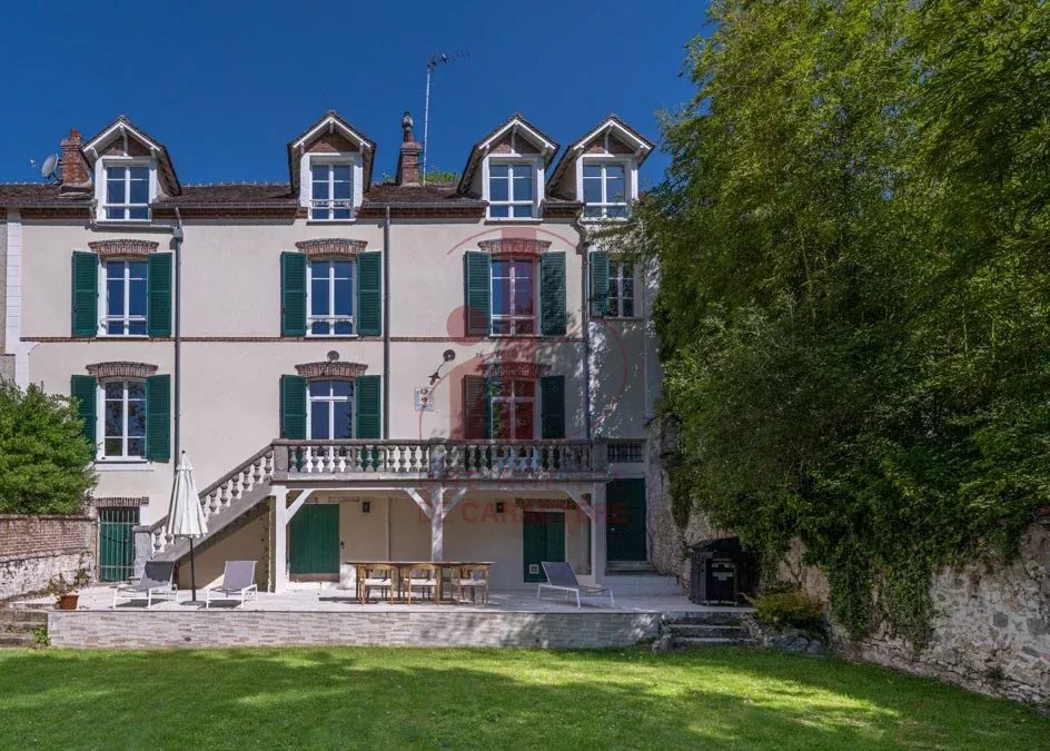 MONTIGNY SUR LOING - NEAR FONTAINEBLEAU - 20TH CENTURY BOURGEOIS PROPERTY of 247M² - BANKS OF THE LOING -