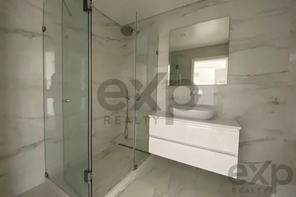 T2 with two terraces of 48 m² and 10 m², laundry, CE: A+, just 900 meters from Ericeira town center and the beach. 85948547 image 4