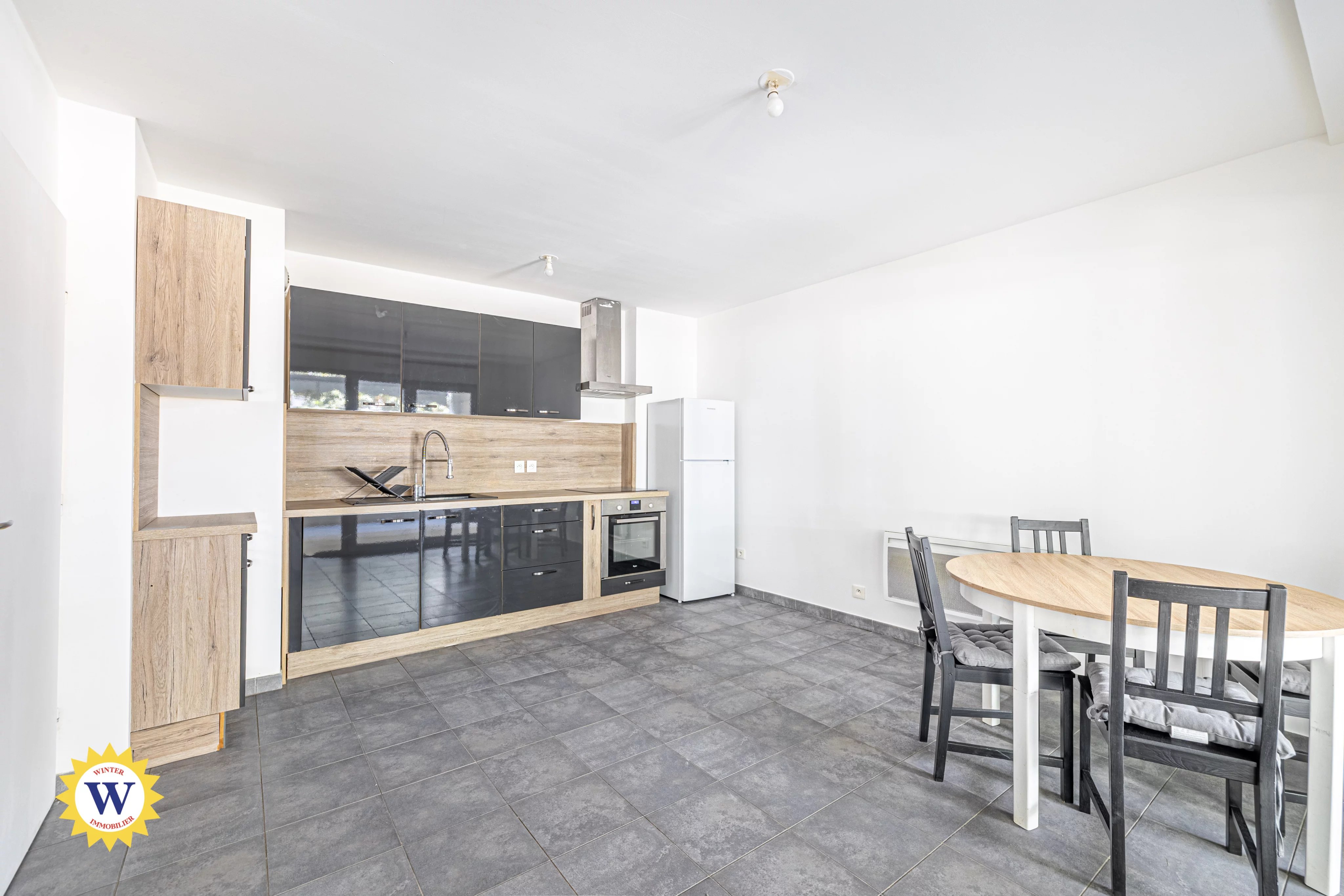 LOCATION NICE EST - 2 PIECES MEUBLE - TERRASSE - Photo 2