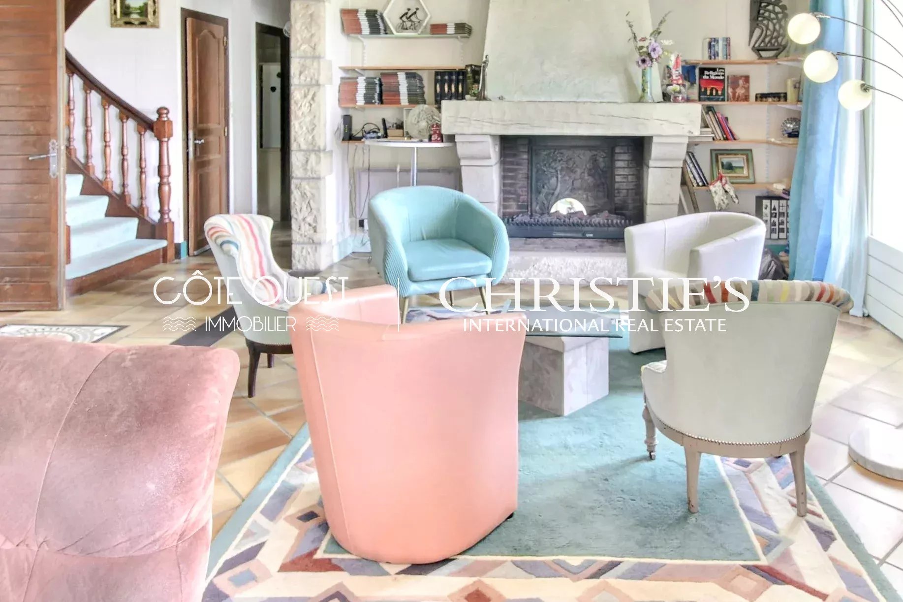5 Bedroom Villa/Townhouse's Image 9