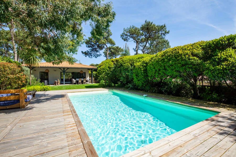 Cap Ferret — Seasonal Rental — House — 12 People — 5 Bedrooms — 3 Bathrooms — 220 m² — Swimming Pool