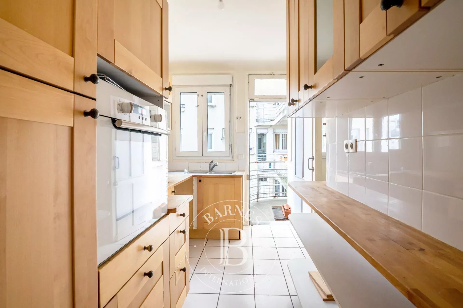 Neuilly - Argenson - 3-bedroom apartment - Upper floor - Unobstructed views - picture 9