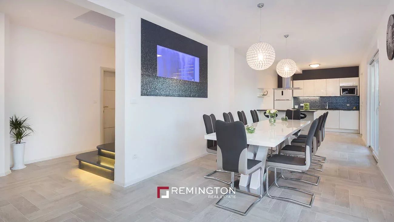 5 Bedroom Villa/Townhouse's Image 34