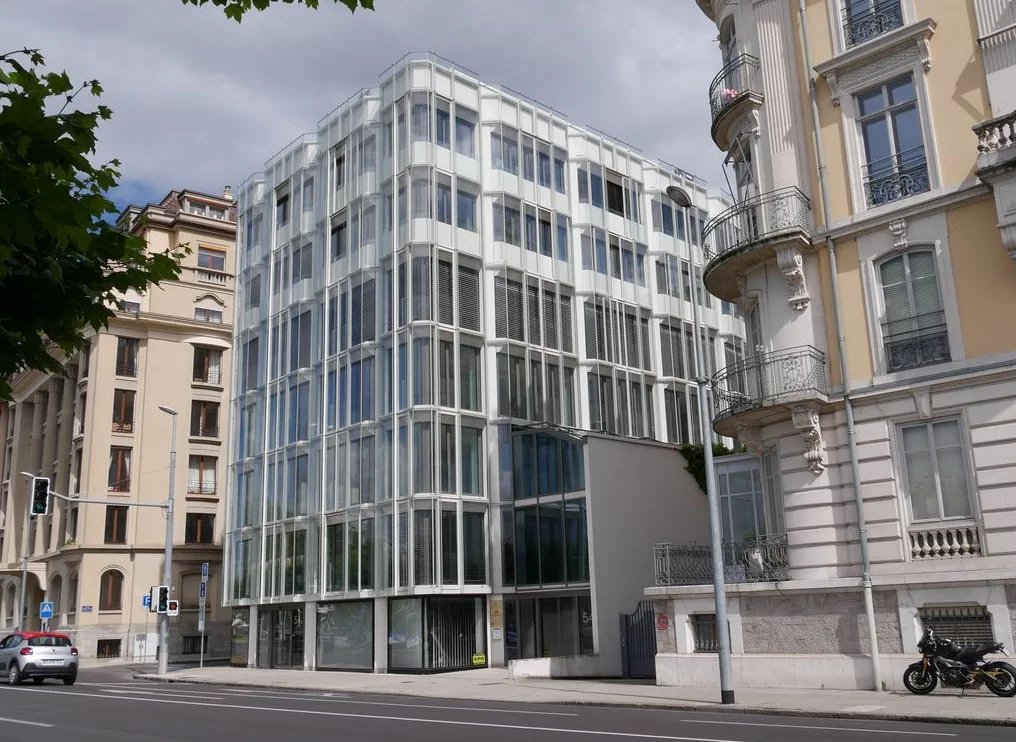 Belles surfaces administratives avec vue sur le lac