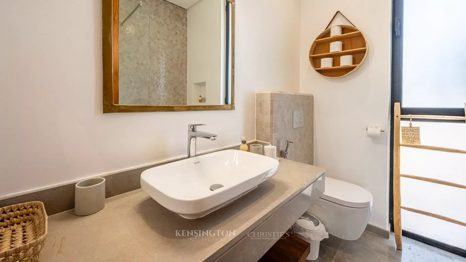 6 Bedroom Villa/Townhouse's Image 21
