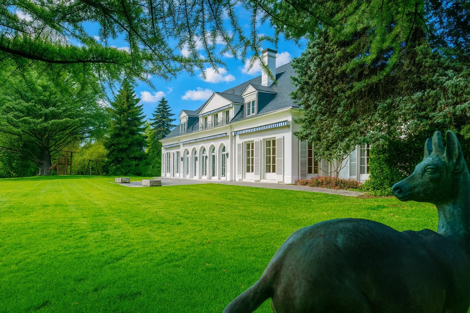 EXCLUSIVITY - Exceptional manor house 20 minutes from Geneva