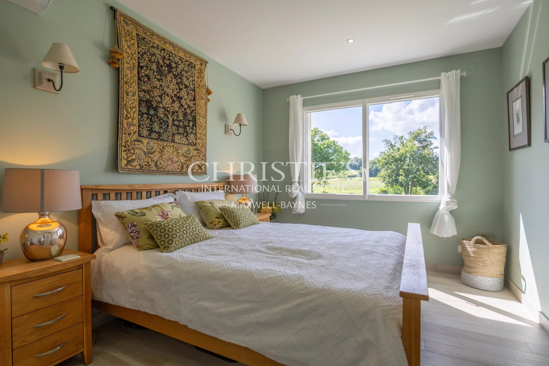 4 Bedroom Villa/Townhouse's Image 8