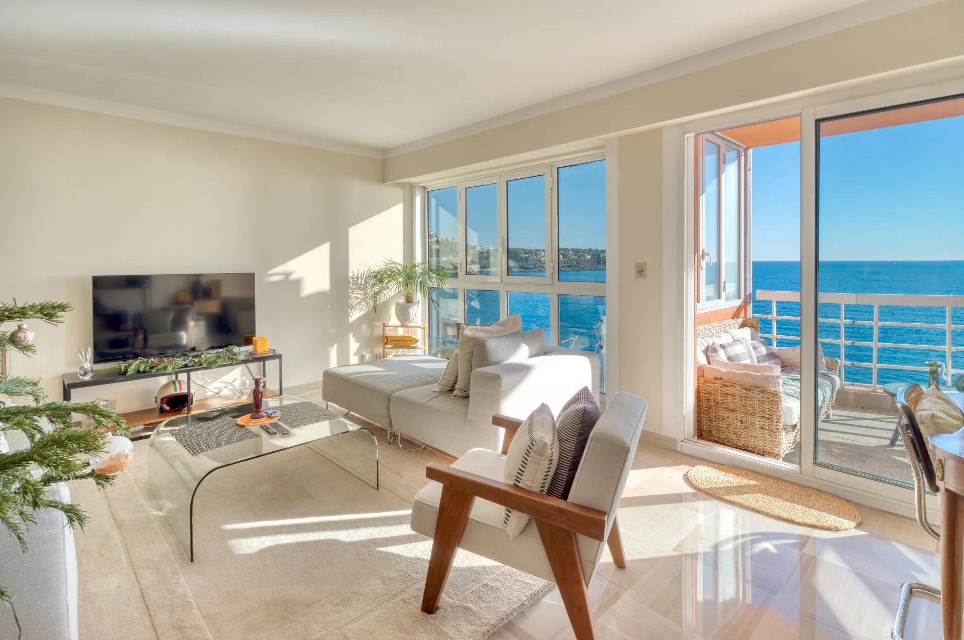 EXCLUSIVITE - Roquebrune Cap Martin - 3 pièces 93 m2 jardin 70 m2 garage - cave