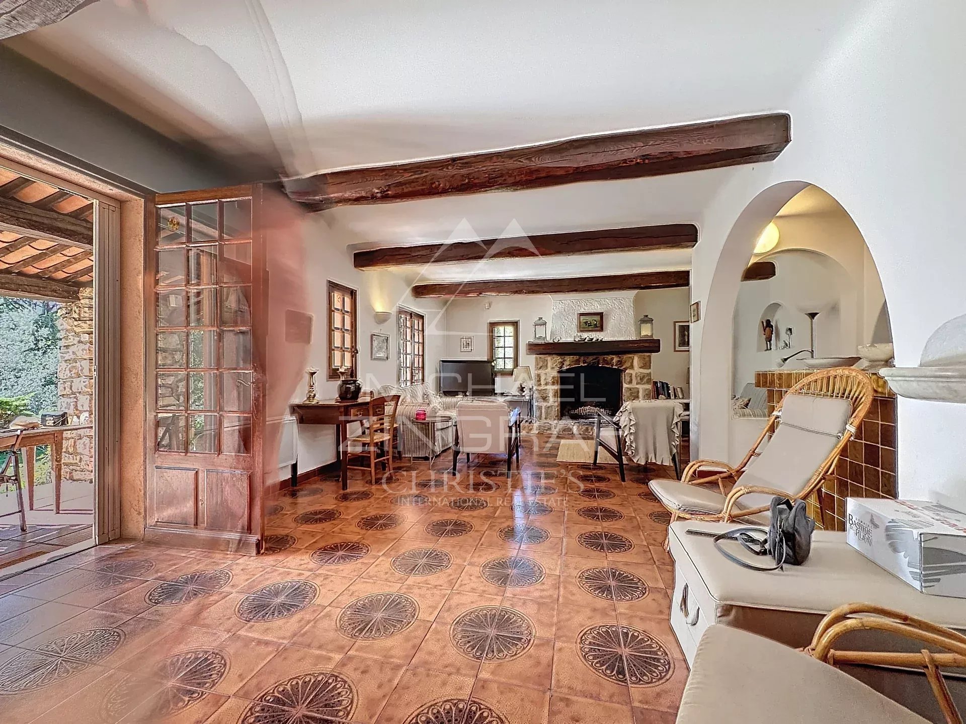 8 Bedroom Villa/Townhouse's Image 3