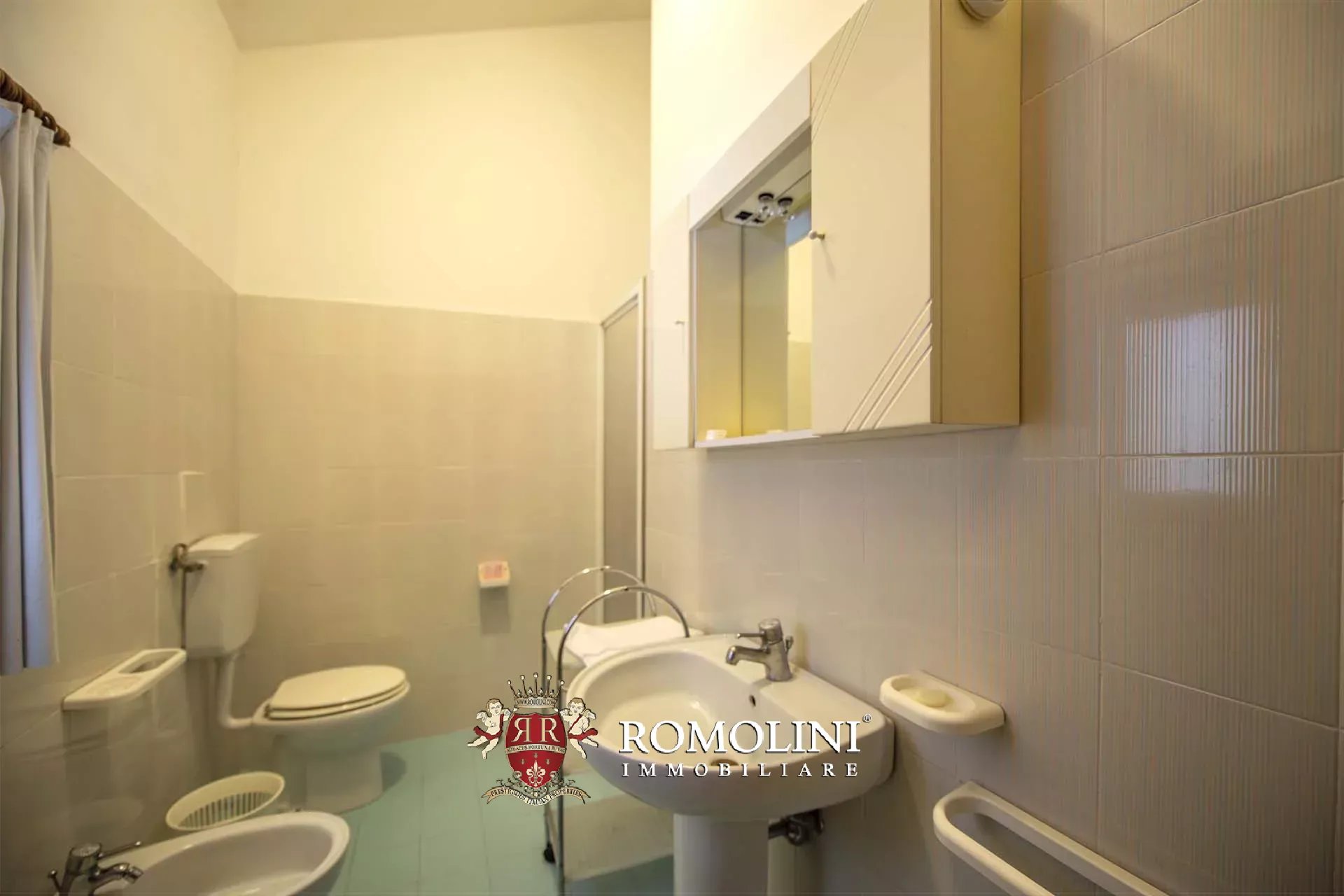 33 Bedroom Villa/Townhouse's Image 58