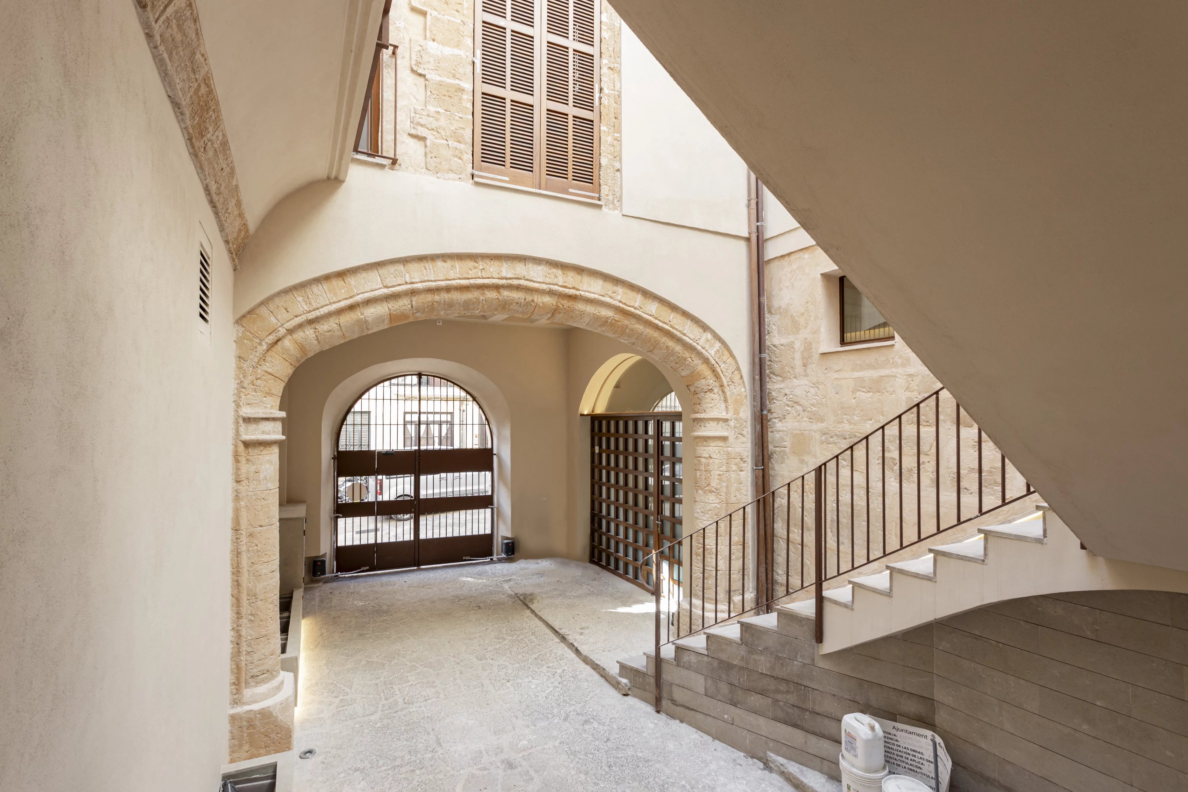 Duplex Exclusif – Un équilibre entre Histoire et Modernité
