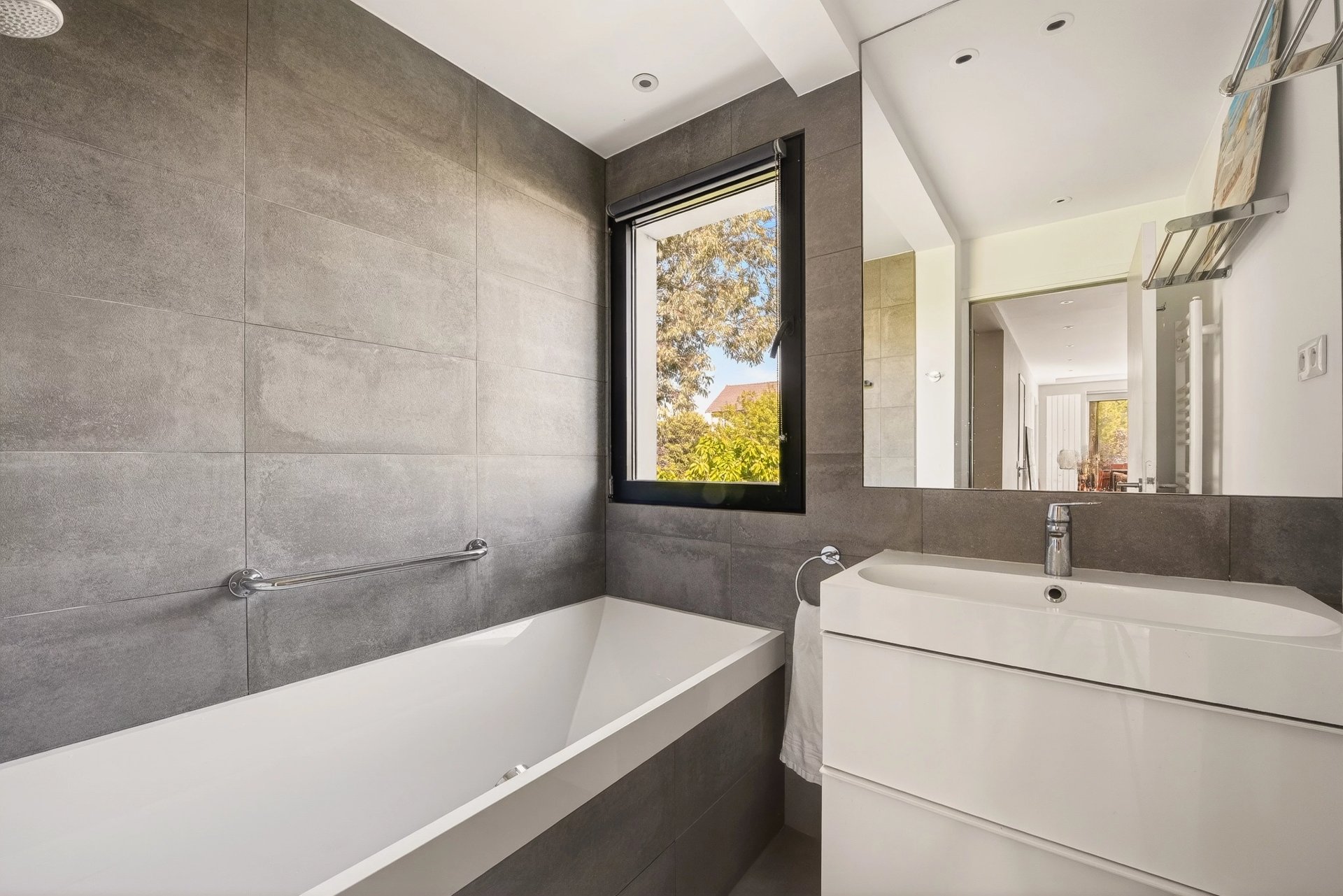 5 Bedroom Villa/Townhouse's Image 9