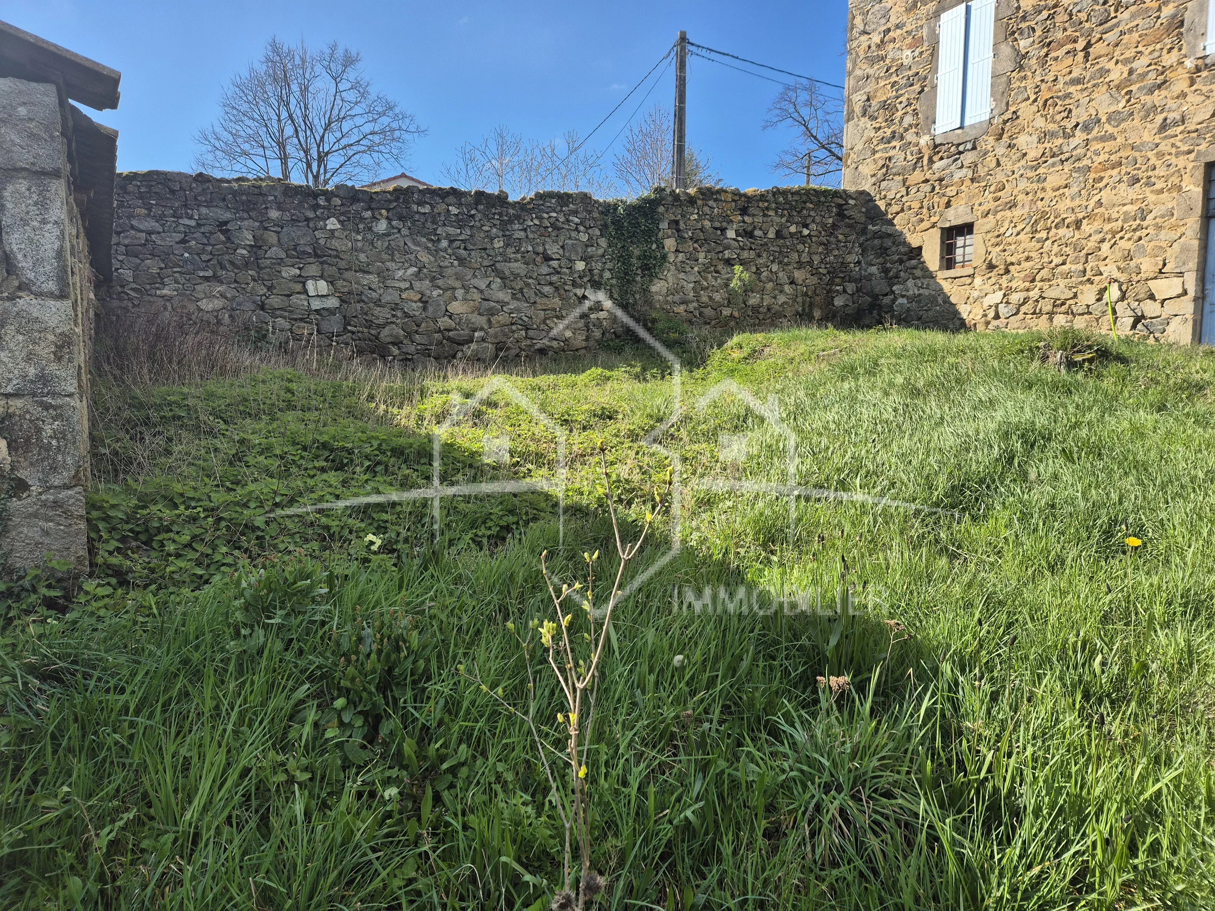 Maison en pierre de 81 m² à Talencieux