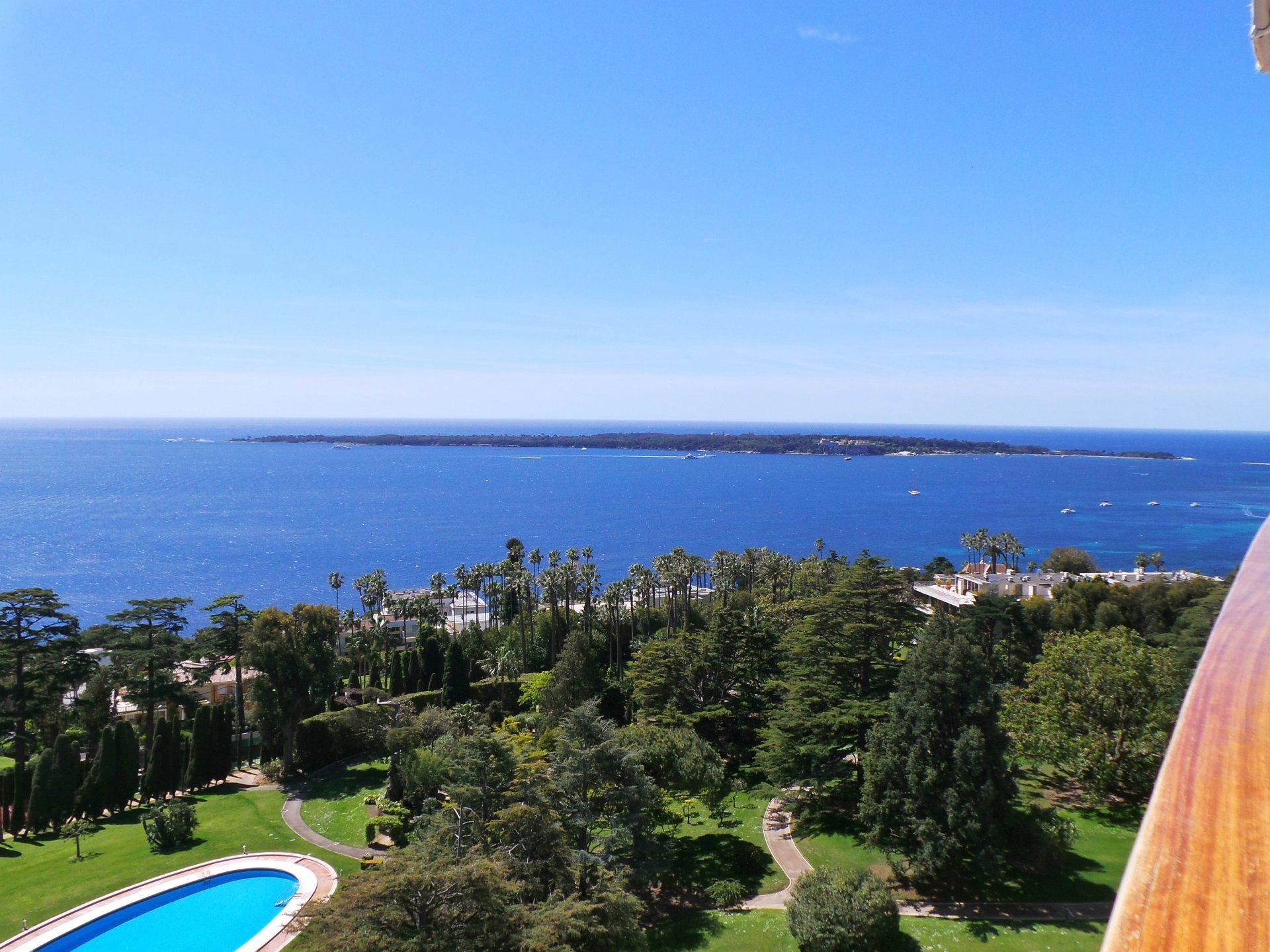 Cannes, appartement en duplex au dernier étage et avec vue mer panoramique