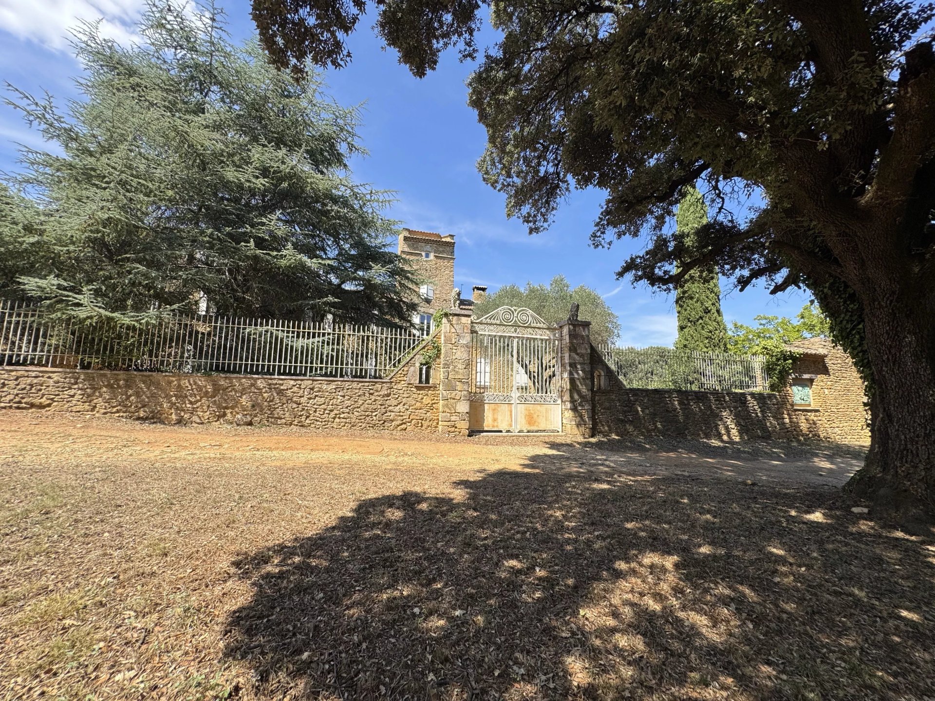 9 Bedroom Chateau's Image 6